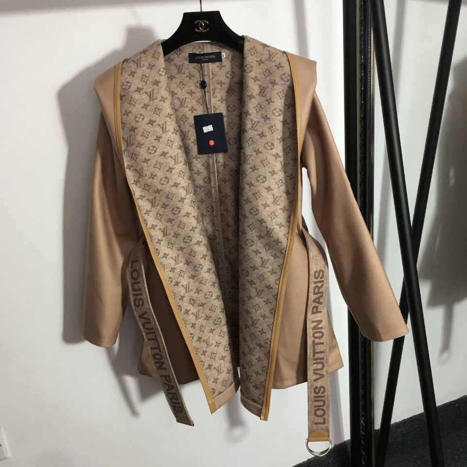 [TOP] Louis Vuitton LV L*V Belted Short Wrap Coat - Beige