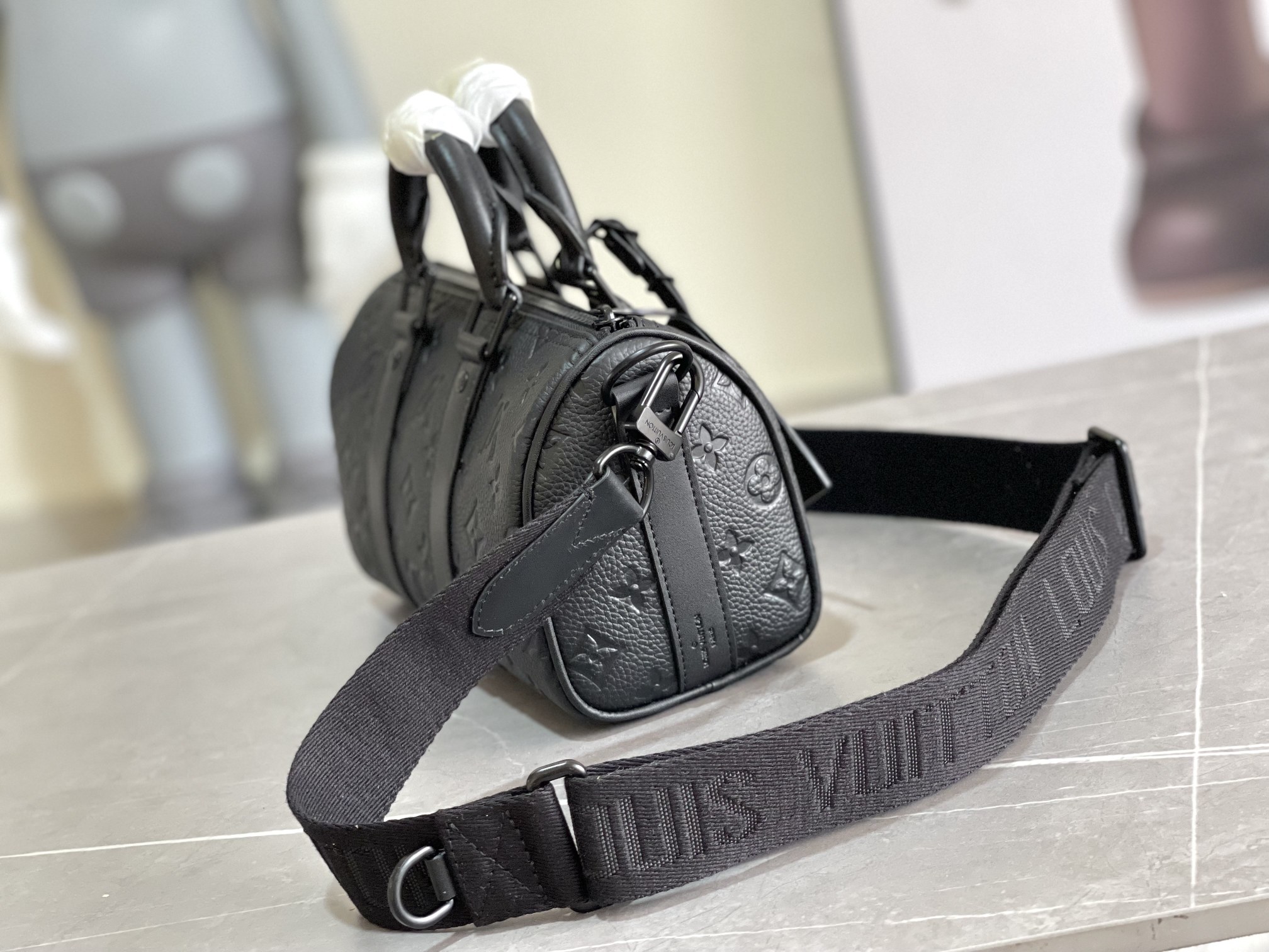 [TOP] Louis Vuitton LV Keepall BANDOULIERE 25 Handbag-Black