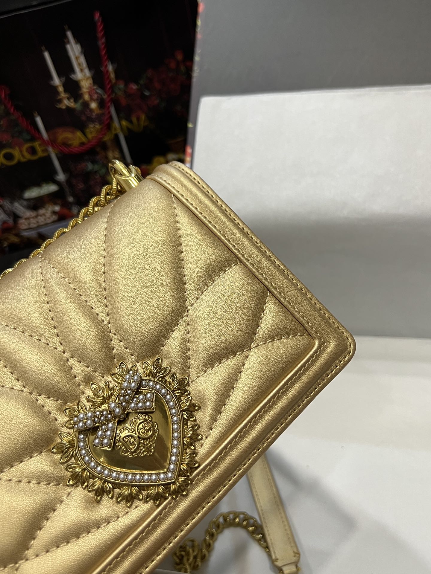 [TOP] Dolce & Gabbana D&G Nappa Leather Devotion Bag 21cm/26cm - Golden