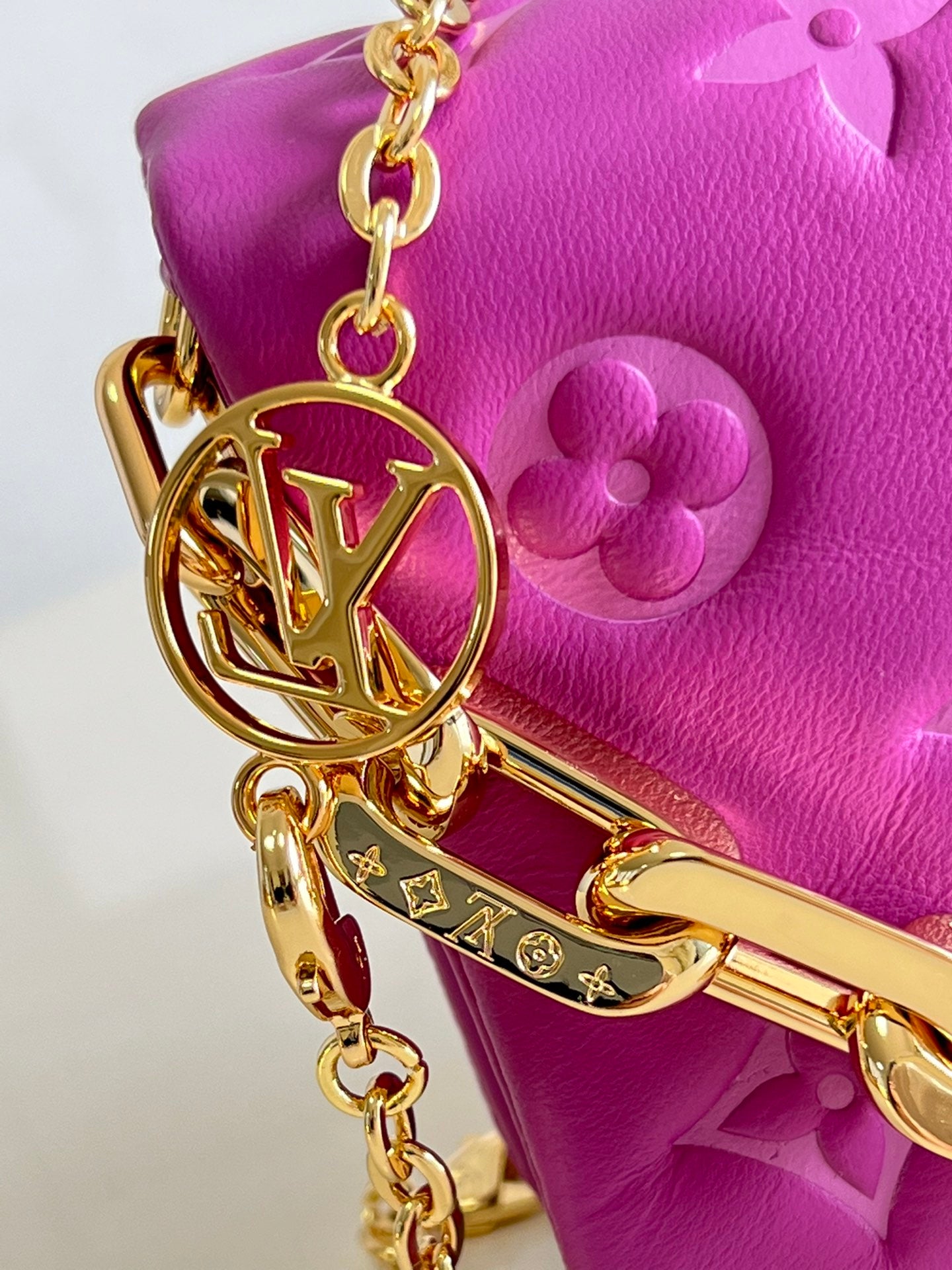 [TOP] Louis Vuitton LV L*V Coussin Belt Bag 26x20x12cm - Pink