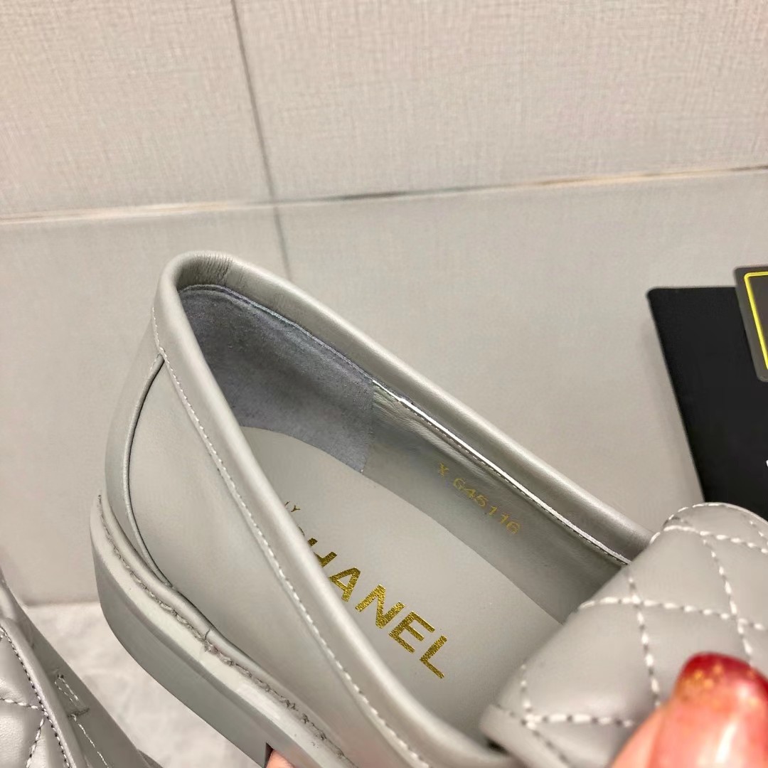 [TOP] CHANEL  Tab Loafers - Gray