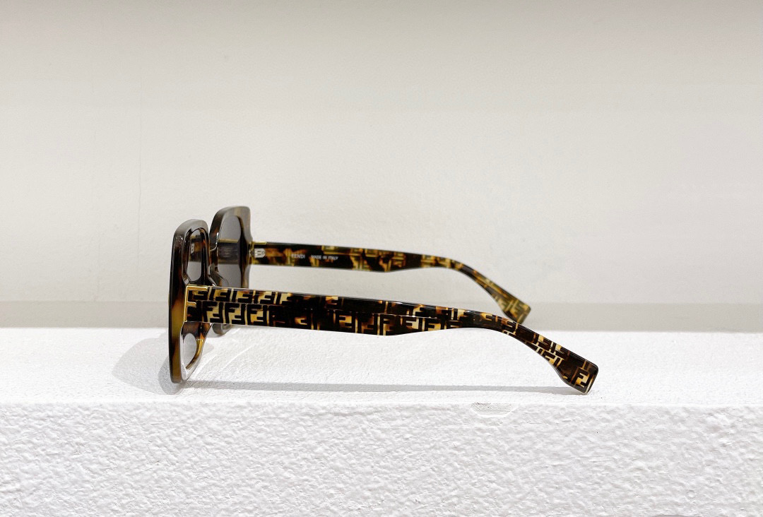 [TOP] FENDI Sunglasses - 4 Colours