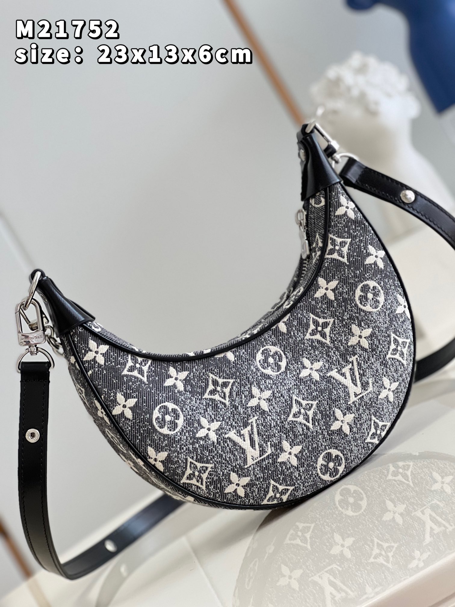 [TOP] Louis Vuitton LV  Loop Monogram Bag 23 x 13 x 6cm- Black