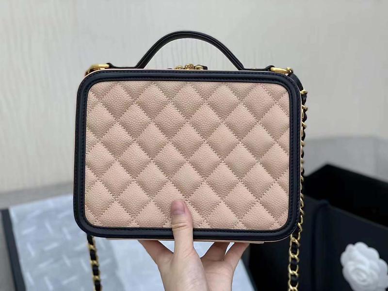[TOP] CHANEL Vanity Case Bag  Medium - Light Pink