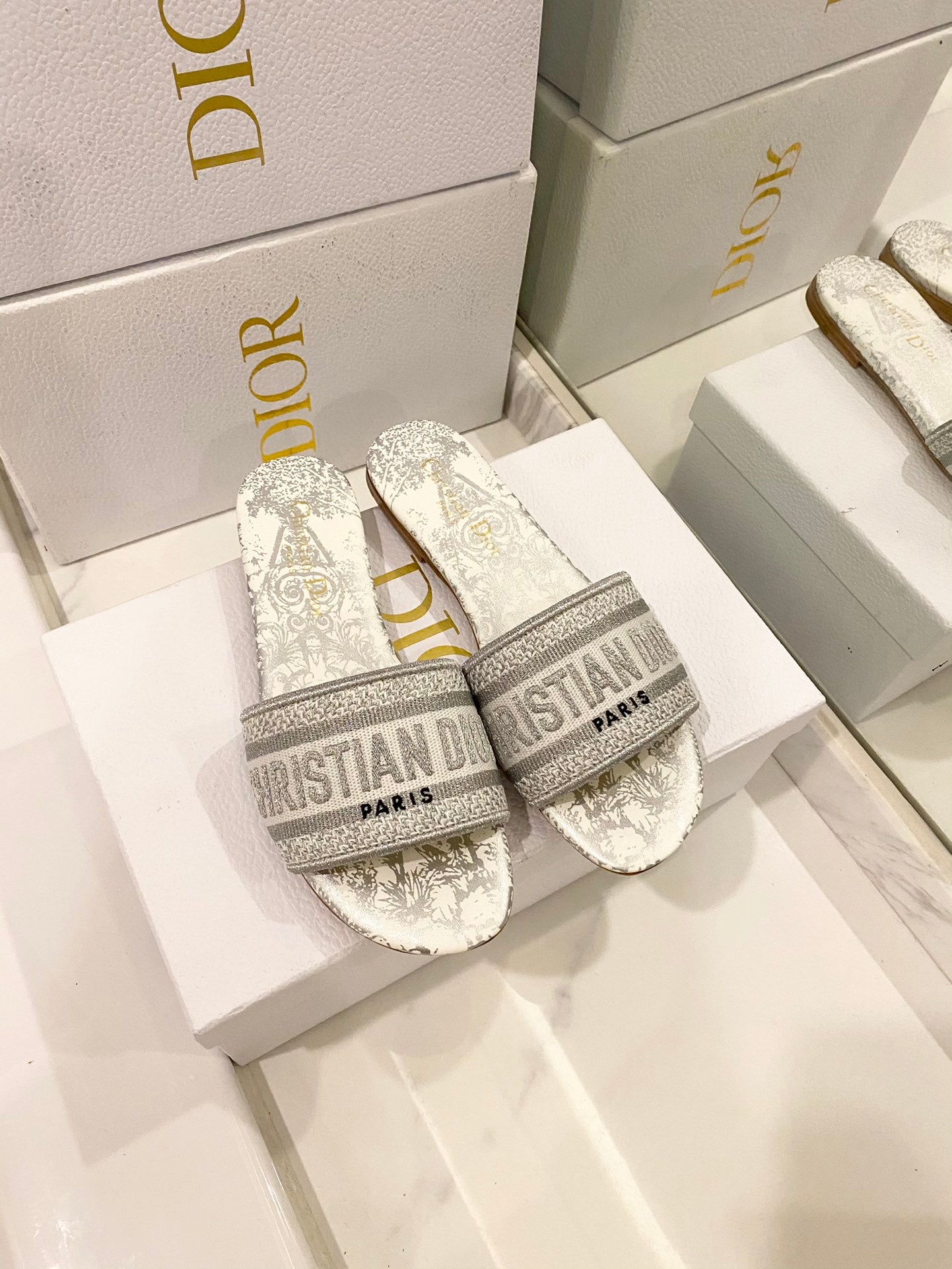 [TOP] Christian Dior Around the World Stella Embroidered Slides - 5 Colours