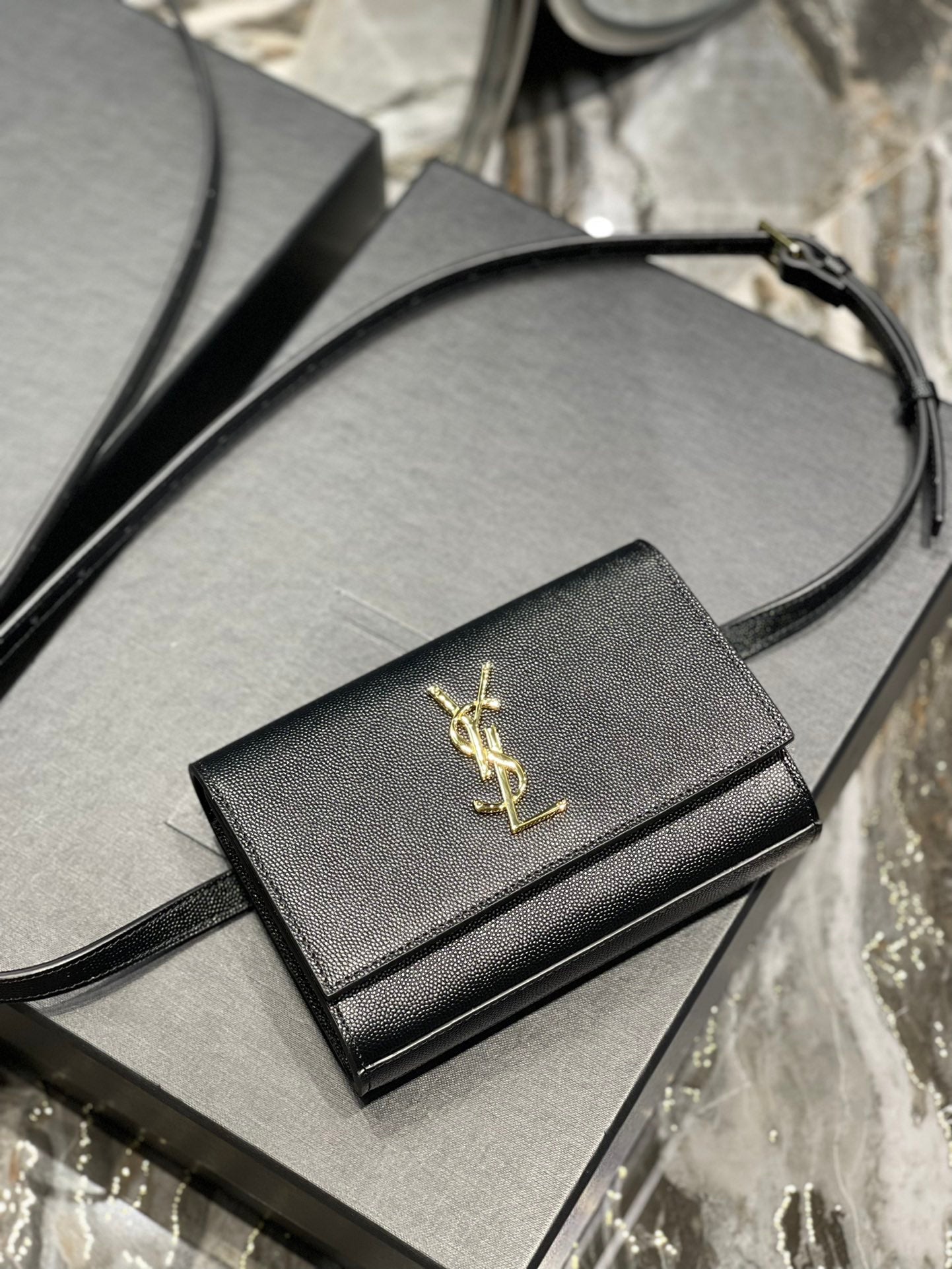 [TOP] Yves Saint Laurent YSL Kate Grainy Belt Bag 18×12×4.5cm - Black