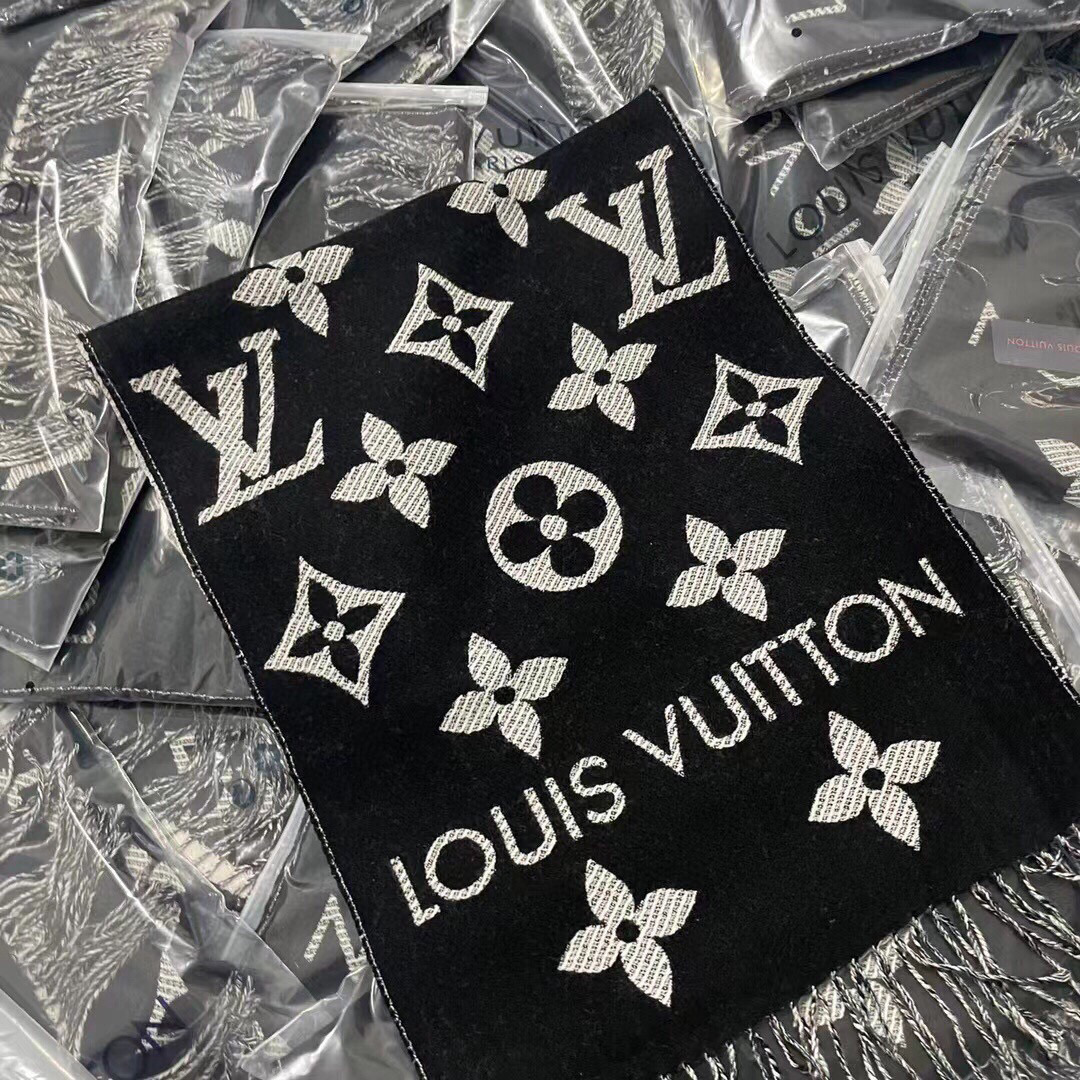 [TOP] Louis Vuitton LV Essential Scarf 186 x 34 cm - Four Colours