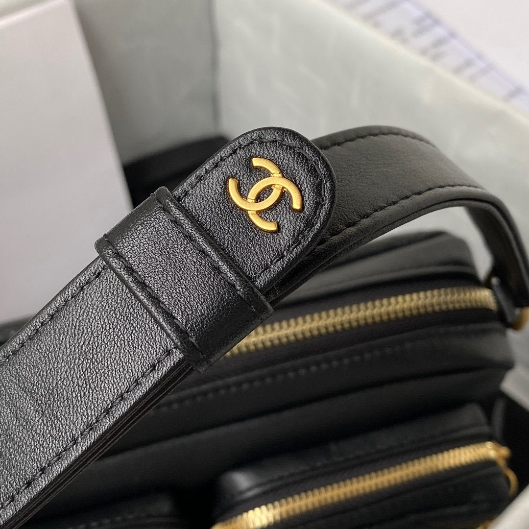 [TOP] CHANEL Calfskin Quilted Small Camera Case - Black