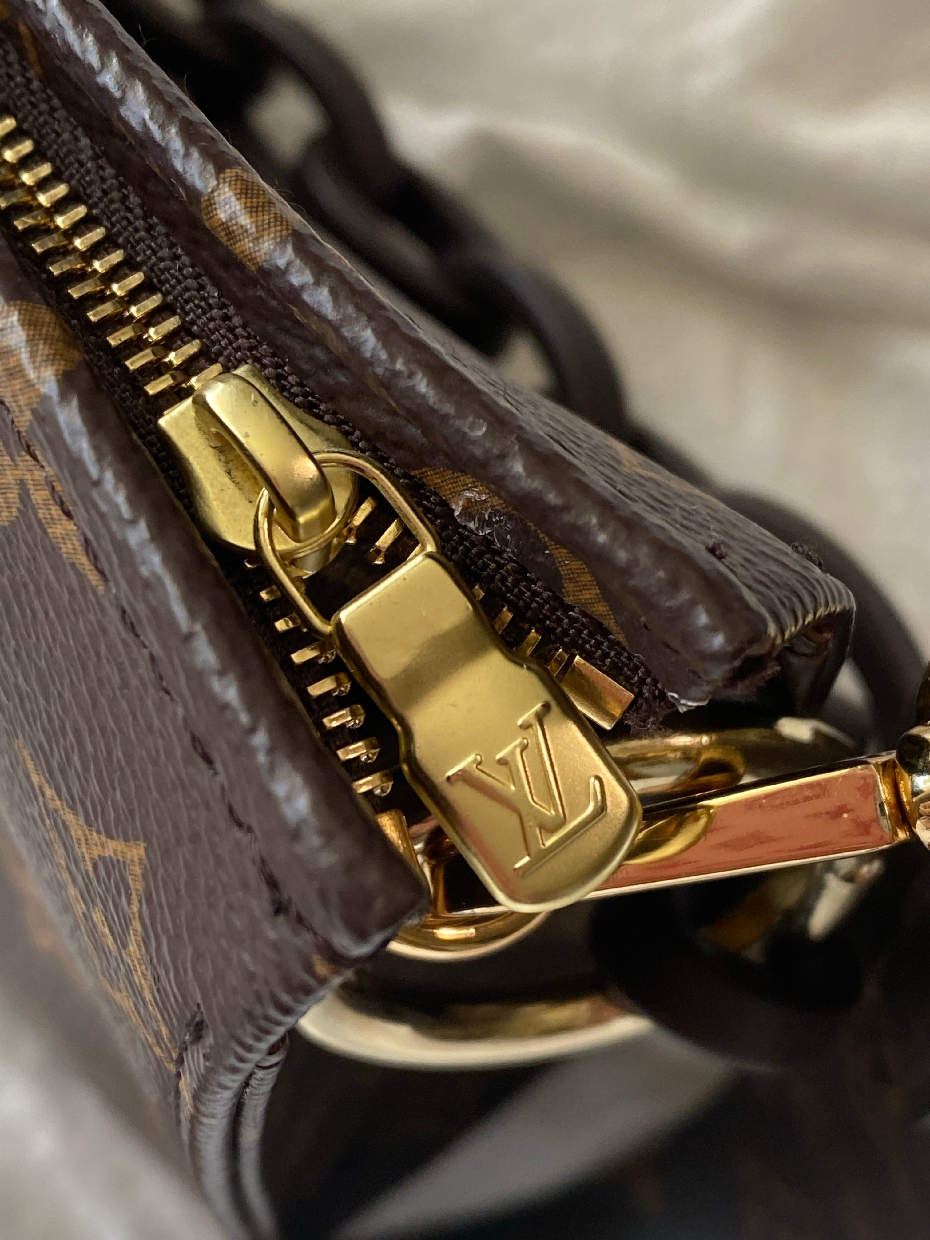 [TOP] Louis Vuitton LV  Toilery Pouch With Chain and Shoulder Strap 26cm -Brown