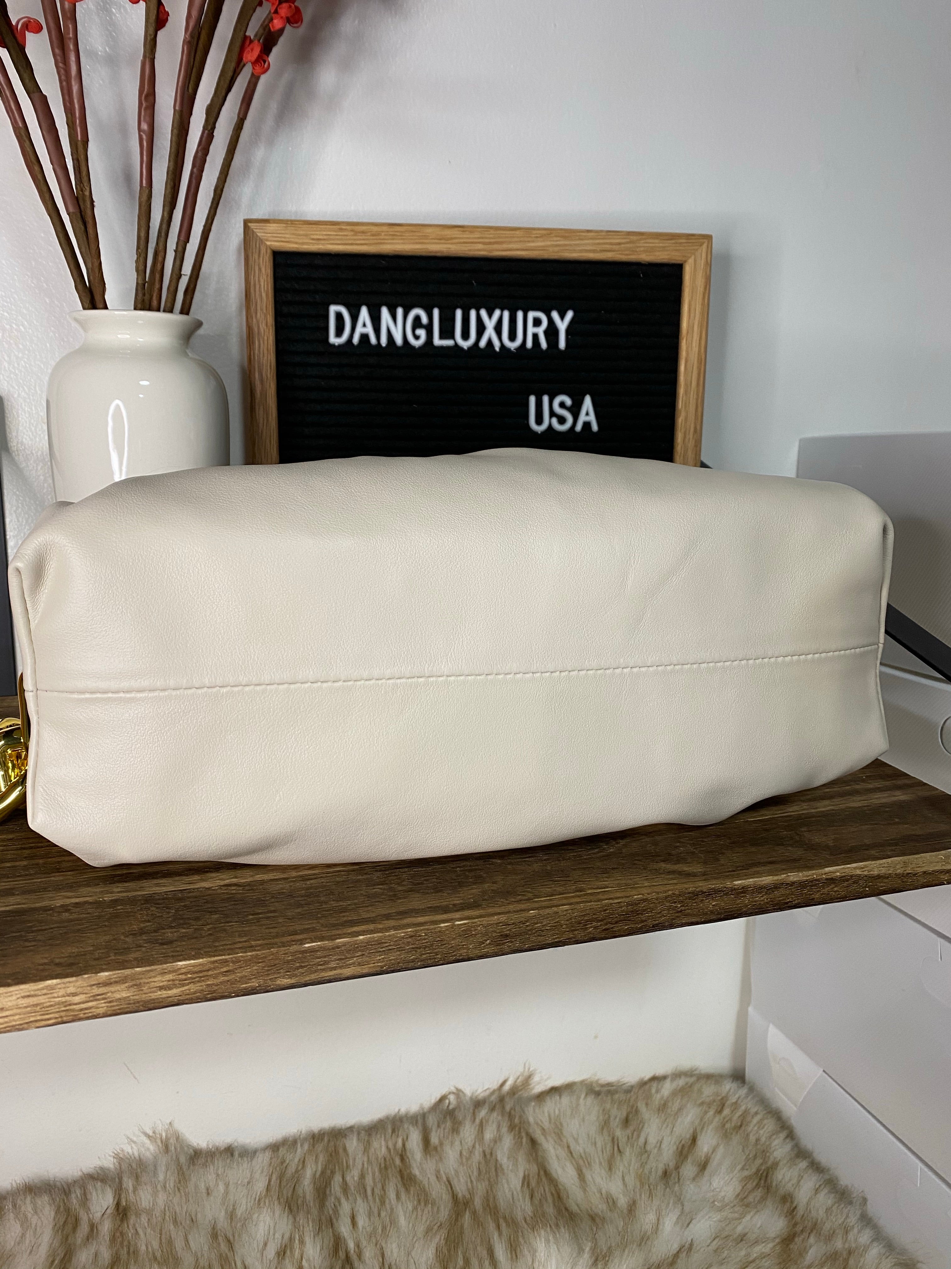 [TOP] Bottega Veneta BV  Chain Pouch  - Plaster