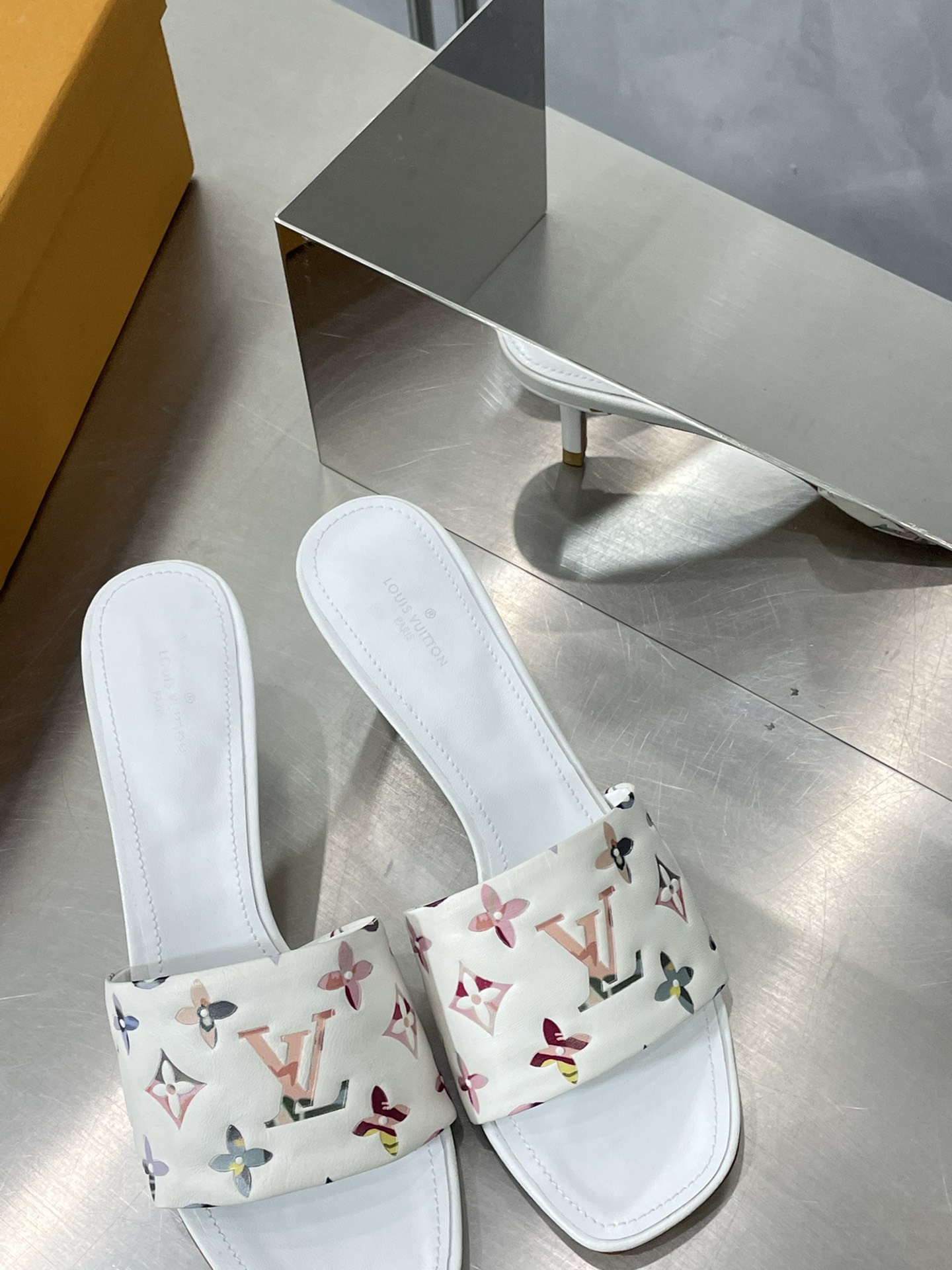 [TOP] Louis Vuitton LV Monogram High Heels - 4 Color