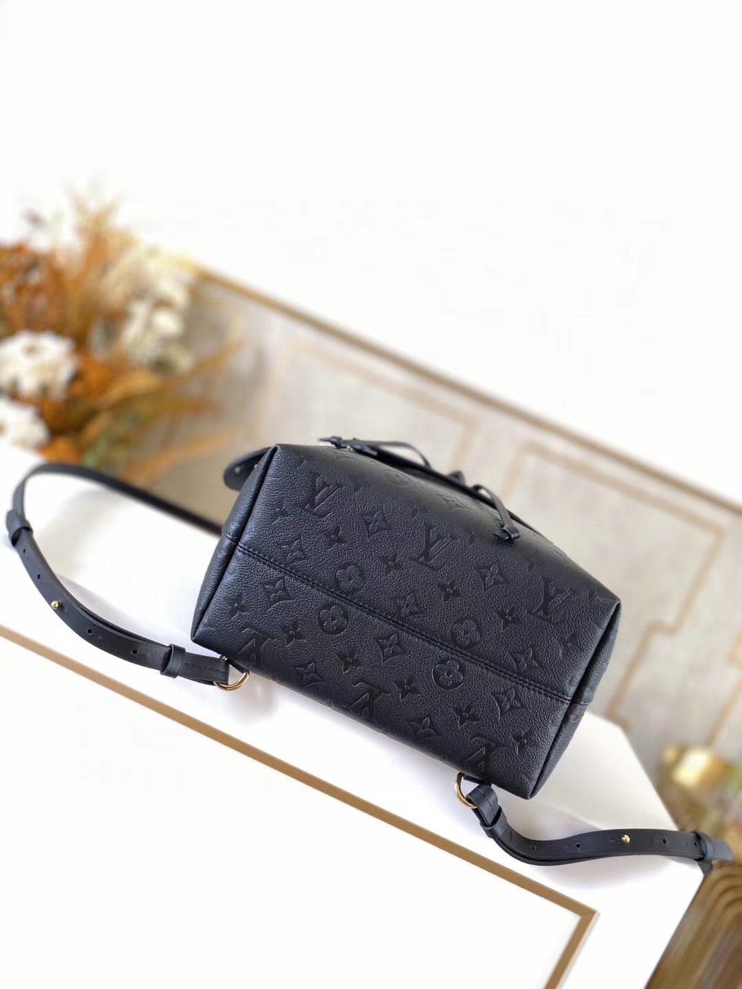 [TOP] Louis Vuitton LV  Backpack Montsouris Monogram Empreinte PM 27.5 x 33 x 14 cm - BLACK