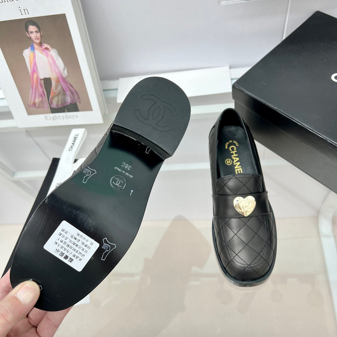 [TOP] CHANEL Leather Loafers Heart Logo - 4 Colours