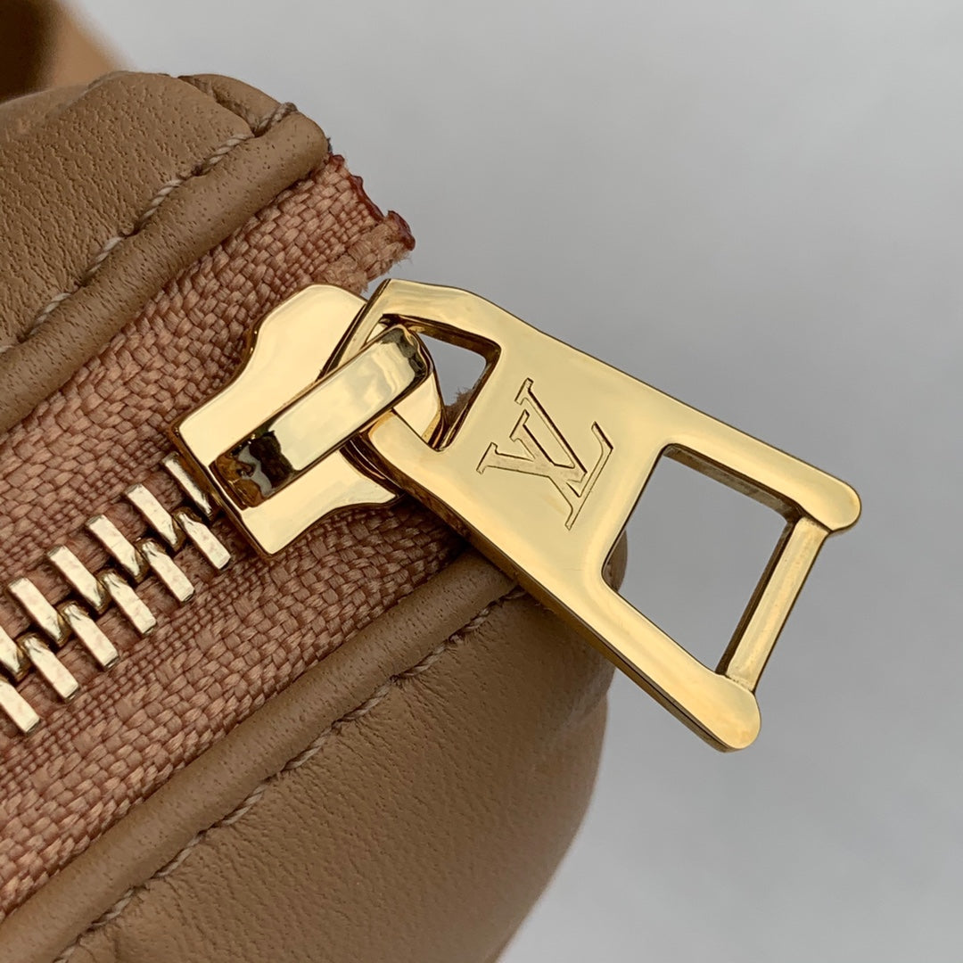 [TOP] Louis Vuitton LV L*V Coussin  Bag 26x20x12cm- Camel
