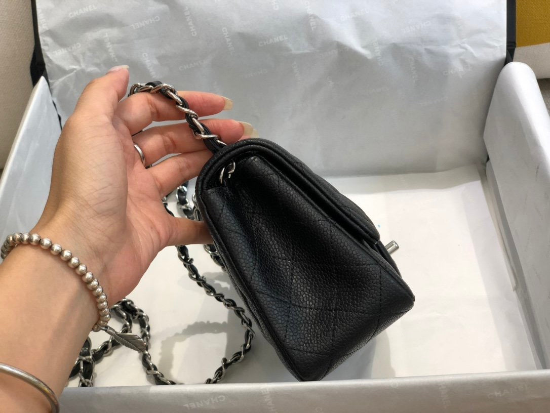 [TOP] CHANEL Classic Flap Bag Caviar Mini 17cm - Black & SHW