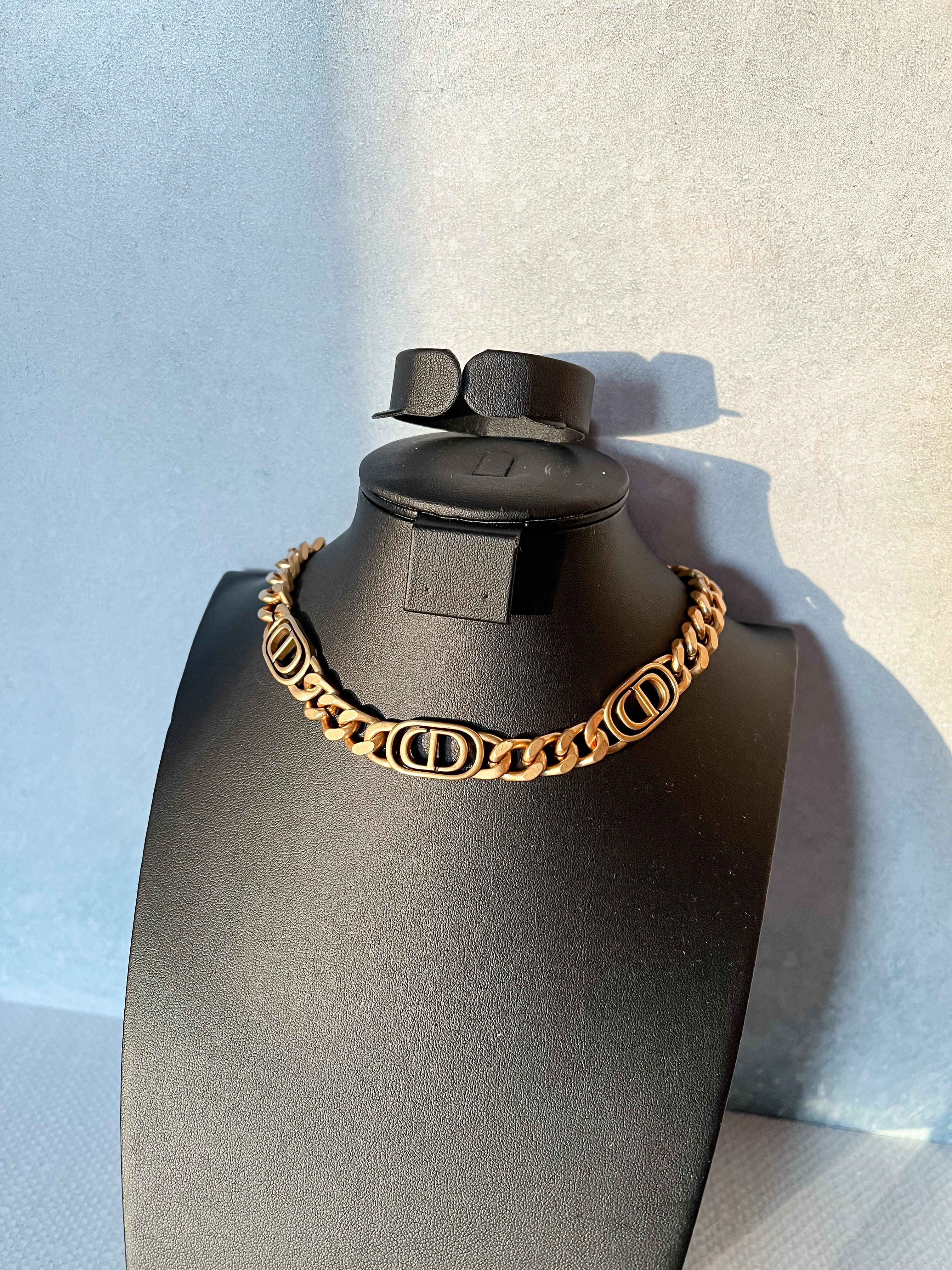 [TOP] Christian Dior 30 Montaigne Necklace Choker - Gold