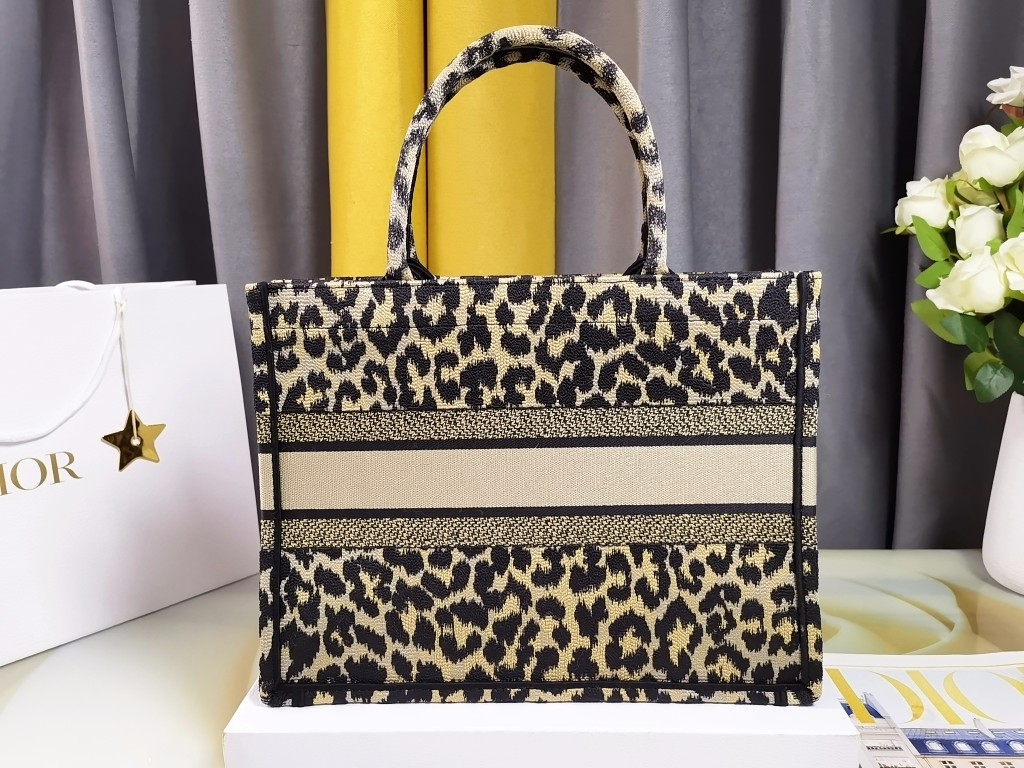 [TOP] Christian Dior Book Tote Bag - Medium  36.5CM- Leopard
