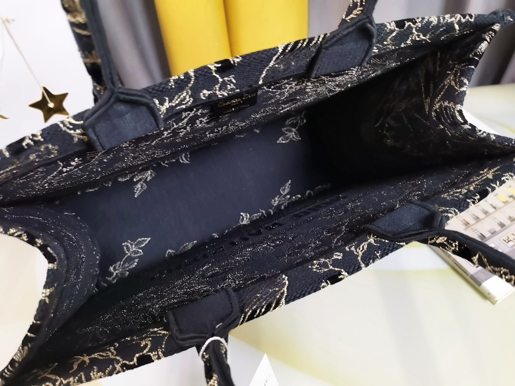 [TOP] Christian Dior Book Tote Christian Dior Jardin D'Hiver Embroidered Lagre 42cm - Black & Gold Thread