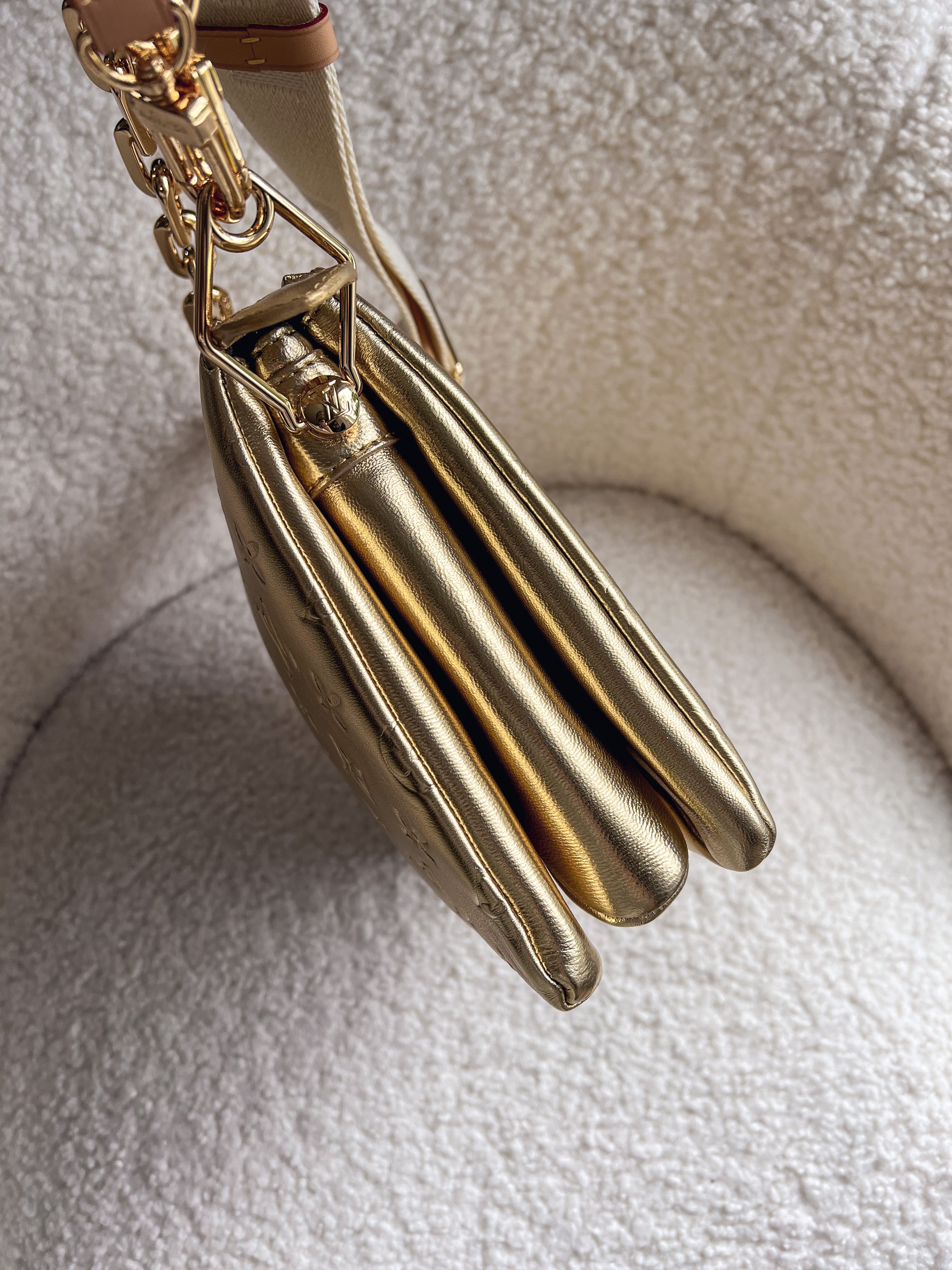 [TOP] Louis Vuitton LV  Coussin Bag 26x20x12cm- Metallic Gold