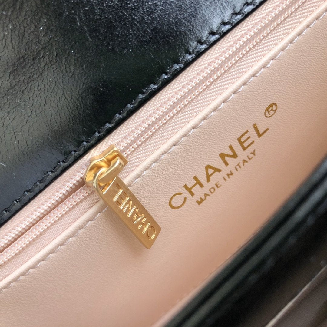 [TOP] CHANEL Classic Flab Bag Straight Lined Aged Lambskin Mini 20cm - Black & GHW