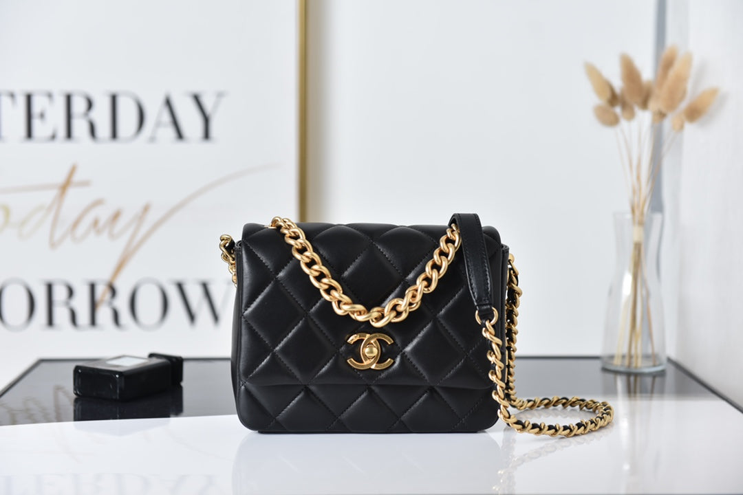 [TOP] CHANEL Flap Bag Side Logo w Chain Mini  - Black