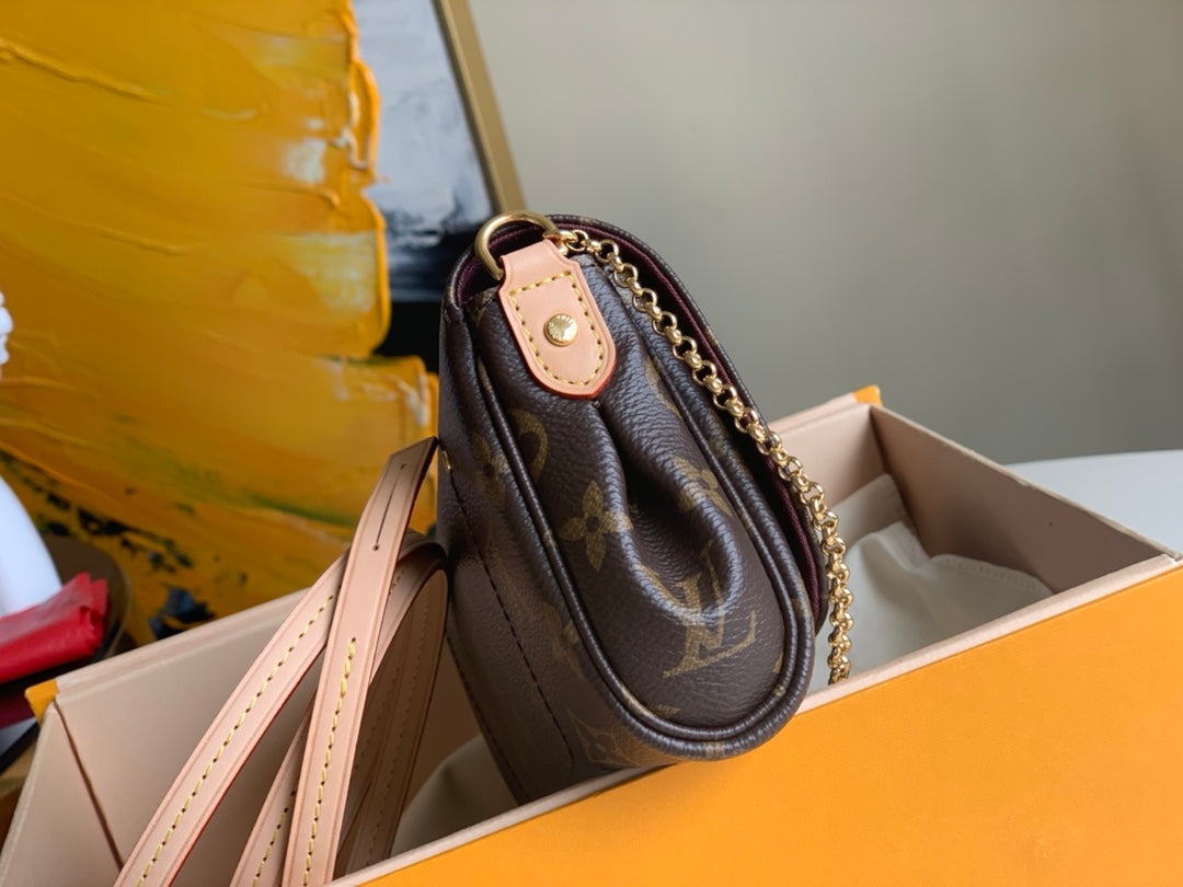 [TOP] Louis Vuitton LV Favorite Monogram PM 21x12.5x4.5cm-Brown