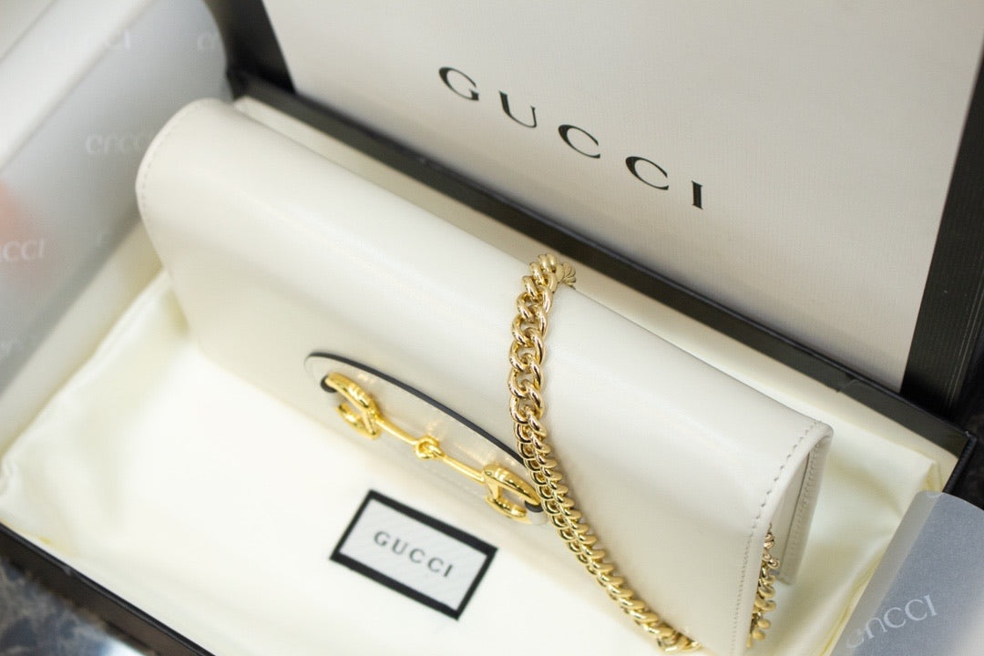 [TOP] GUCCI Horsebit 1955 Wallet With Chain - WHITE