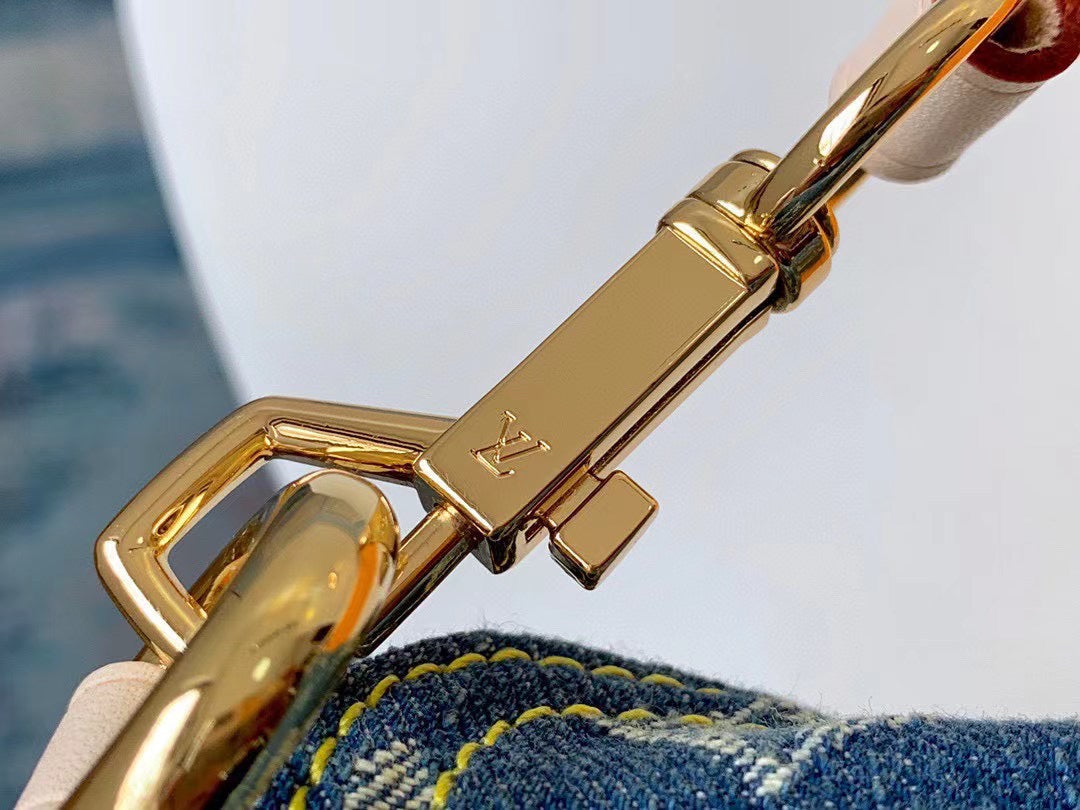 [TOP] Louis Vuitton LV  Pleaty Mini Denim Bag 18 x 26 x 4.5cm - Blue