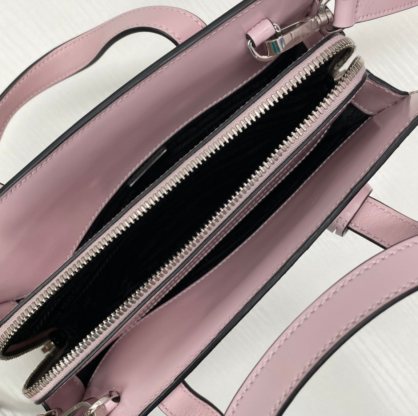 [TOP] PRADA Re-Edition 1995 Leather Mini Bag - Pink