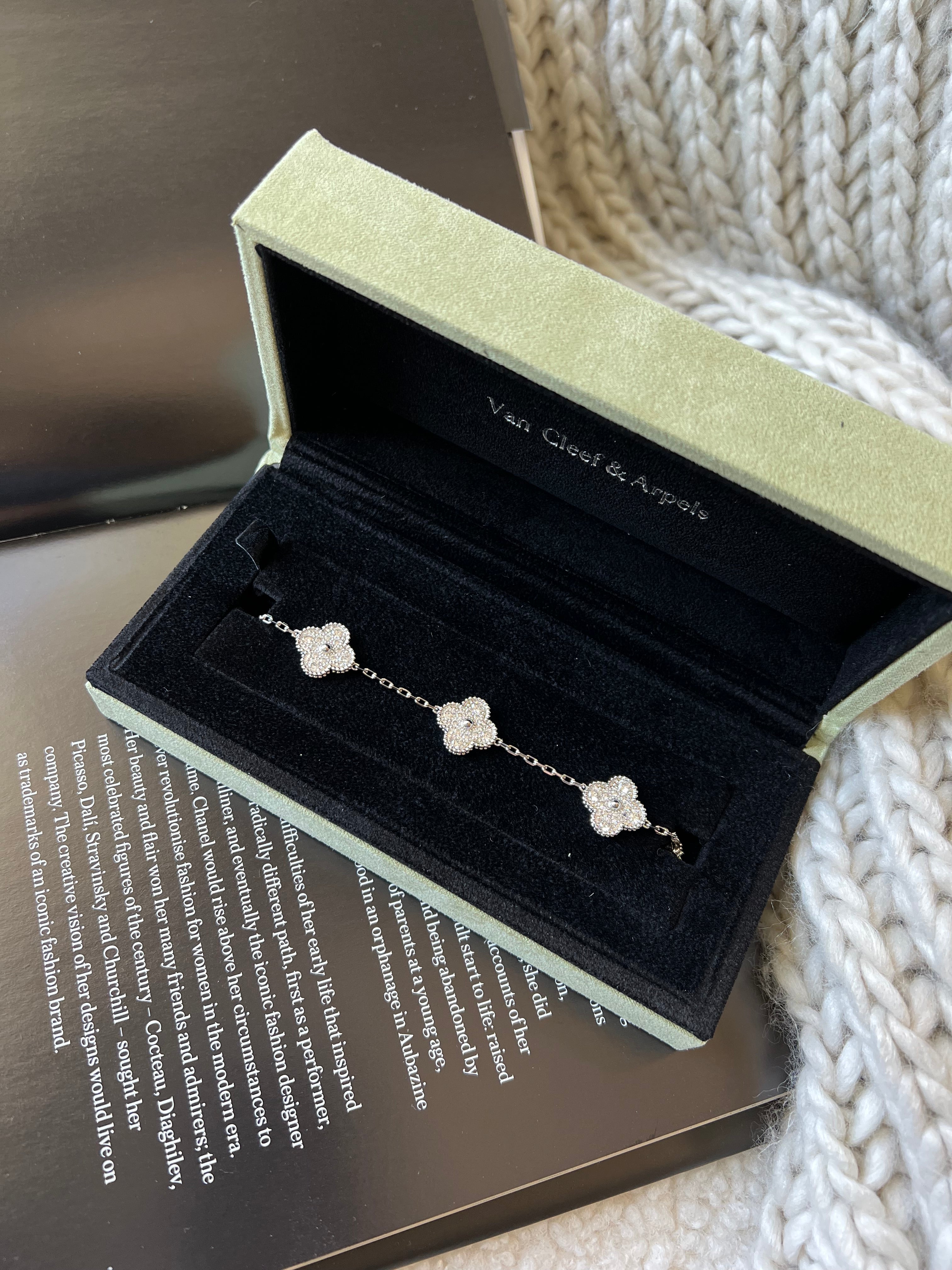 [TOP] Van Cleef & Arpels VCA Alhmabra 5 Motifs Stones Bracelet - Silver