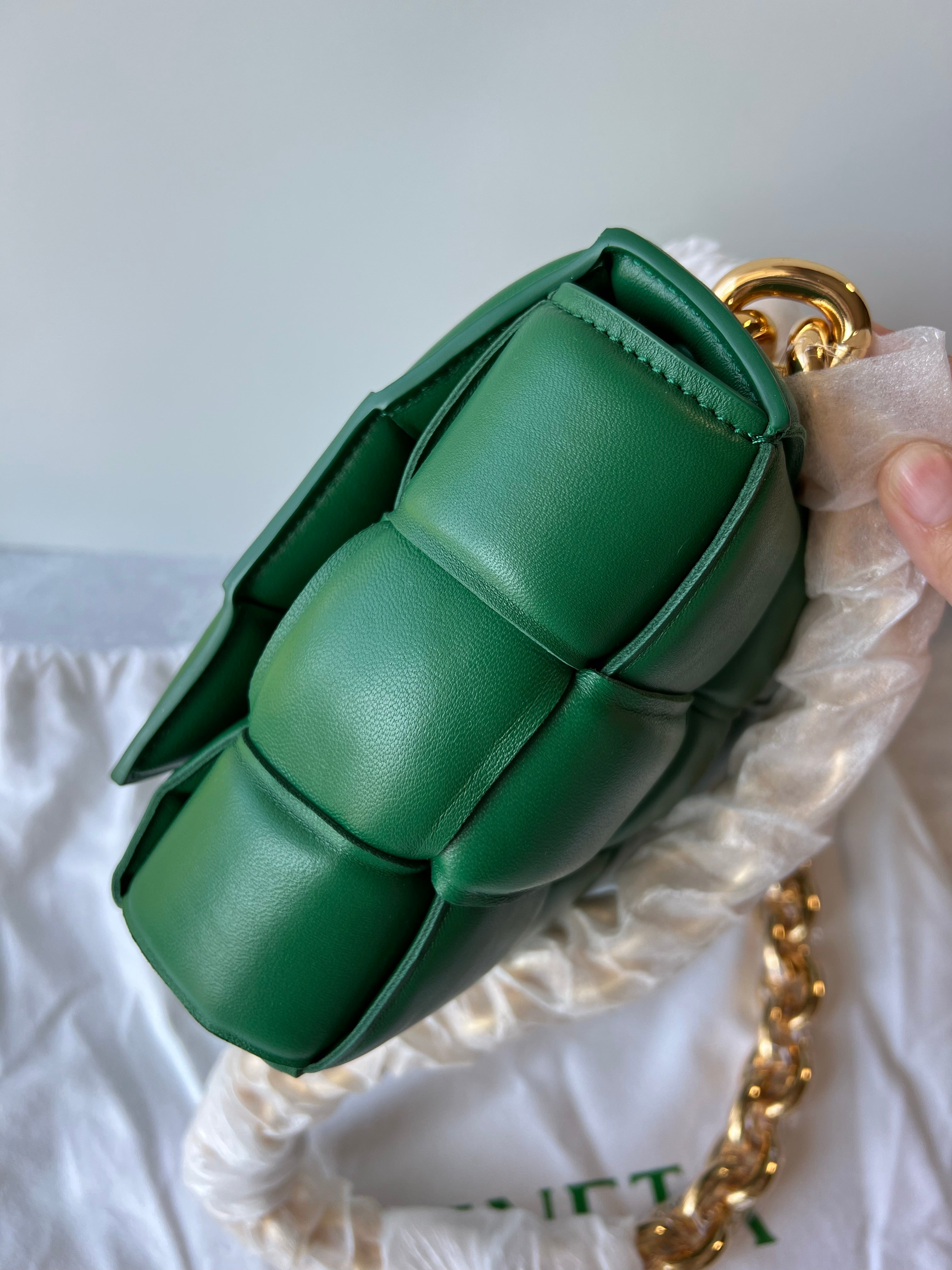 [TOP] Bottega Veneta BV Chain Cassette Bag - Dark Green
