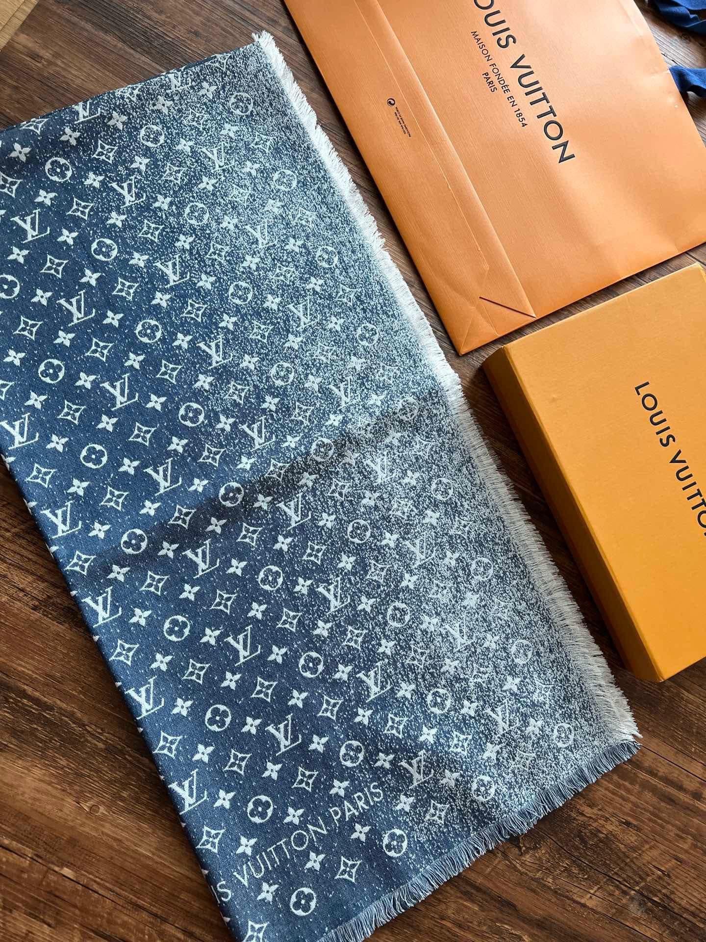 [TOP] Louis Vuitton LV L*V Monogram Classic Presbyopia Retro Gradient Jacquard - Blue