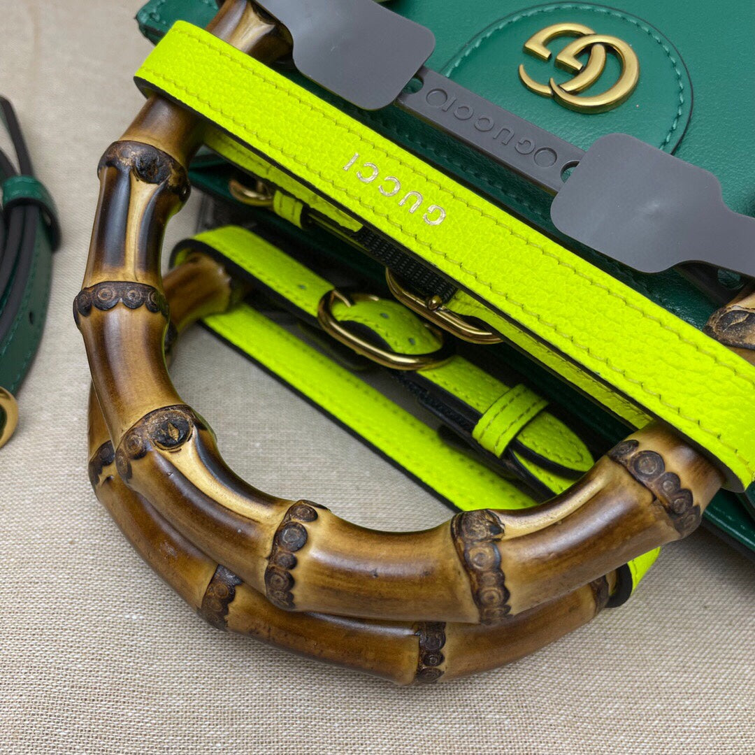 [TOP] GUCCI Diana Small Bag - Green