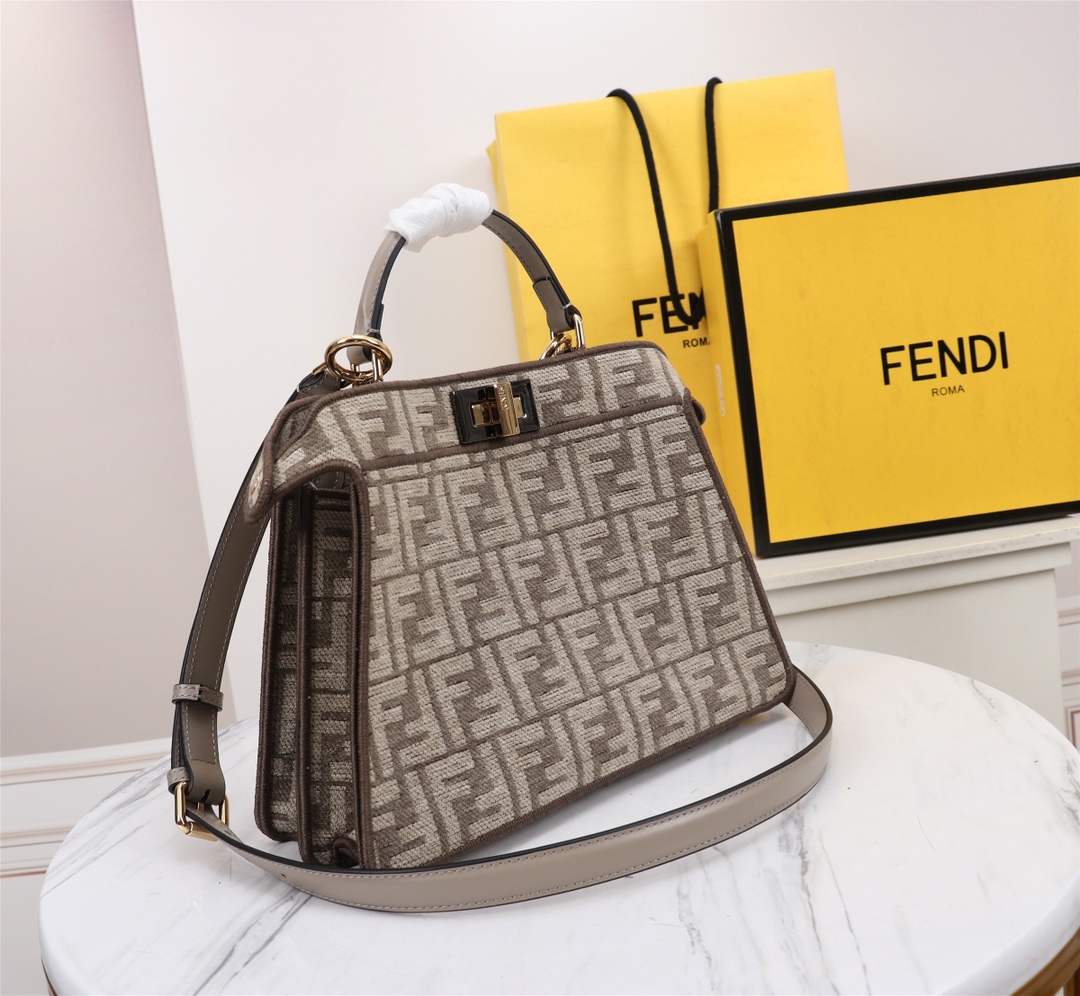 [TOP] FENDI Peekaboo ISeeU Small Handbag