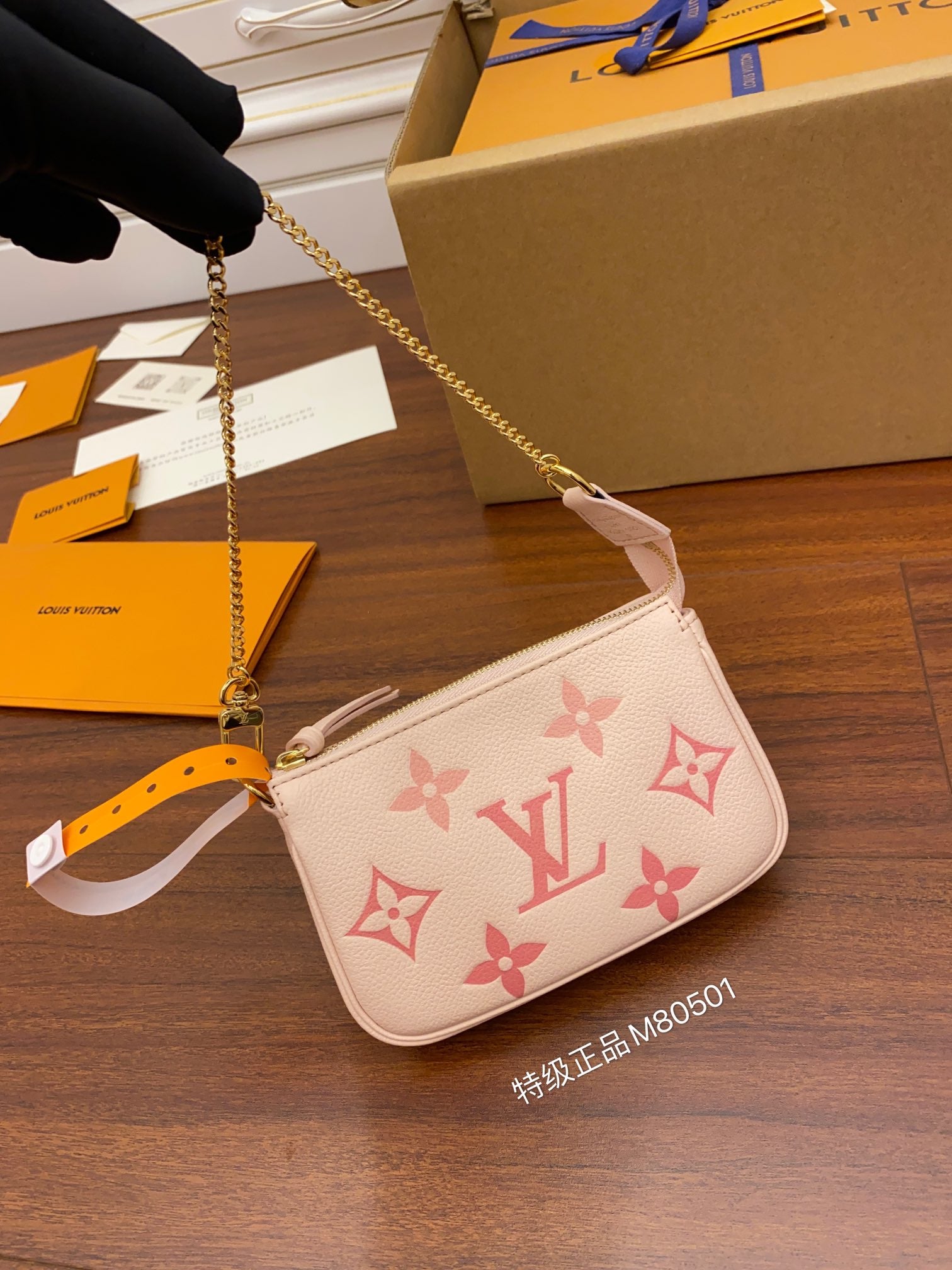 [TOP] Louis Vuitton LV Mini Pochette Accessories 21X12X3cm- Pink
