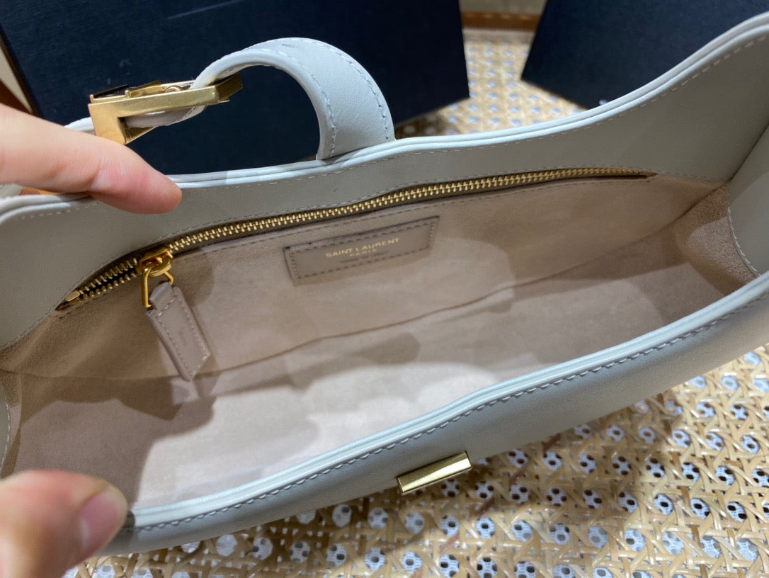 [TOP] Yves Saint Laurent YSL Le Fermoir Leather Shoulder Bag - White