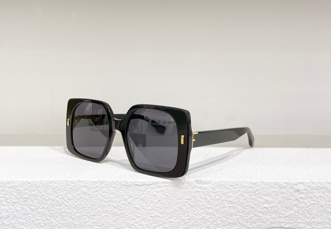 [TOP] FENDI Sunglasses - 4 Colours