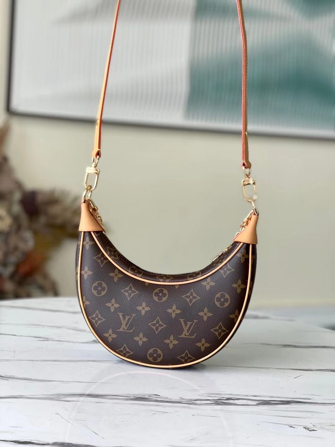 [TOP] Louis Vuitton LV Loop Monogram Bag 23X13X6cm - Brown