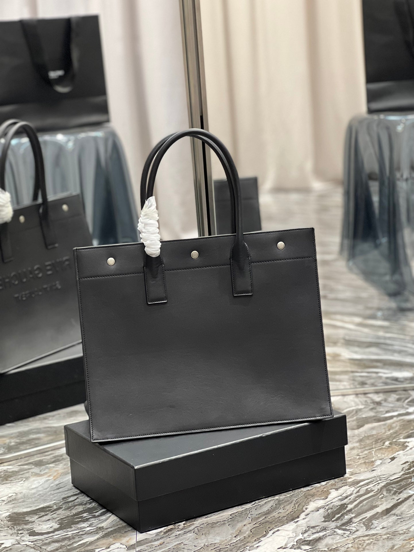 [TOP] Yves Saint Laurent YSL Rive Gauche Leather Tote Bag - Black