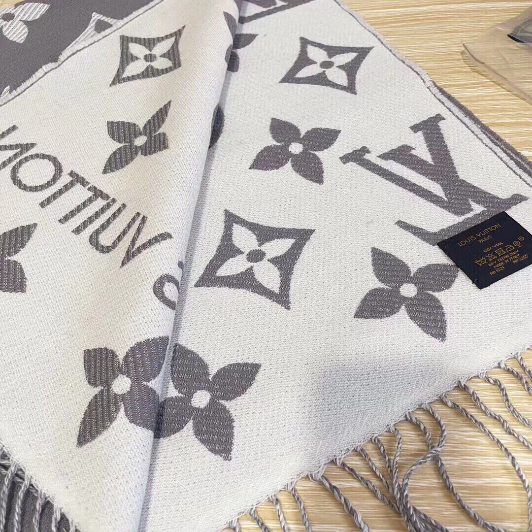 [TOP] Louis Vuitton LV Essential Scarf 186 x 34 cm - Four Colours