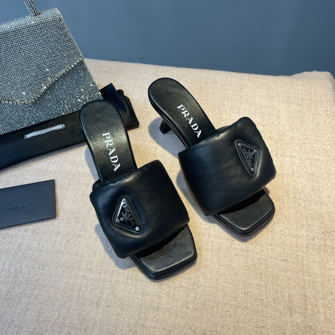 [TOP] PRADA Soft Padded Nappa Sandals - 2 Color