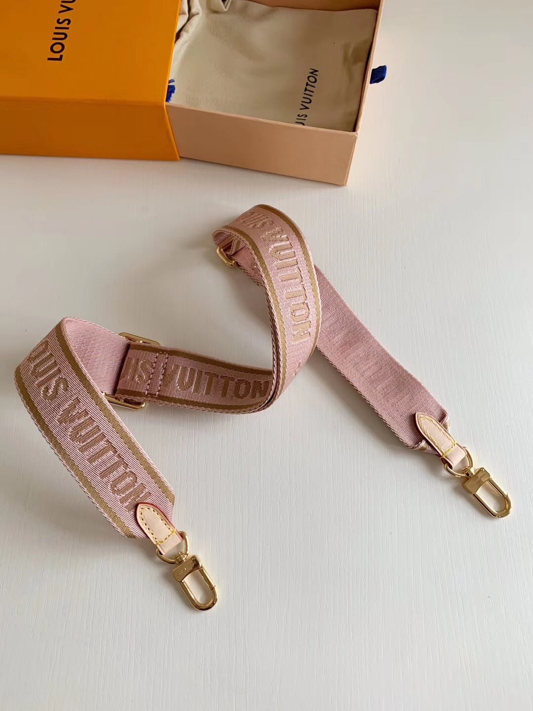 [TOP] Louis Vuitton LV  Multi Pochette Strap  - PINK