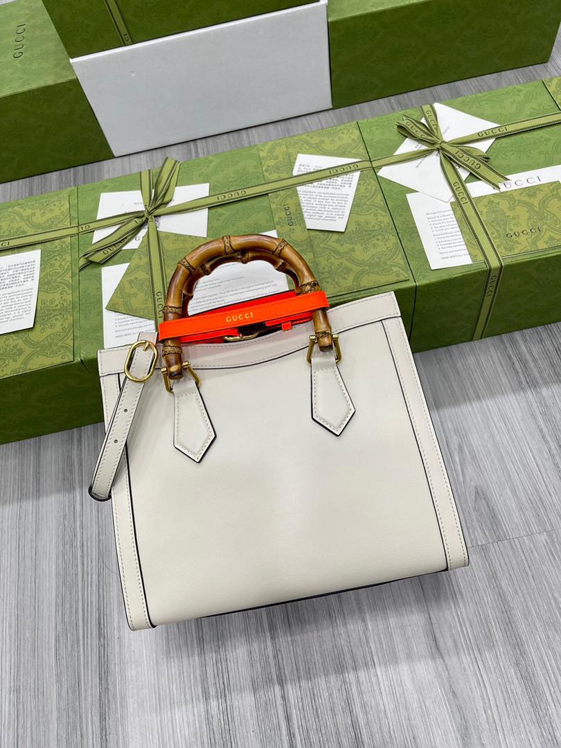 [TOP] GUCCI G*G Diana Medium Bag - White