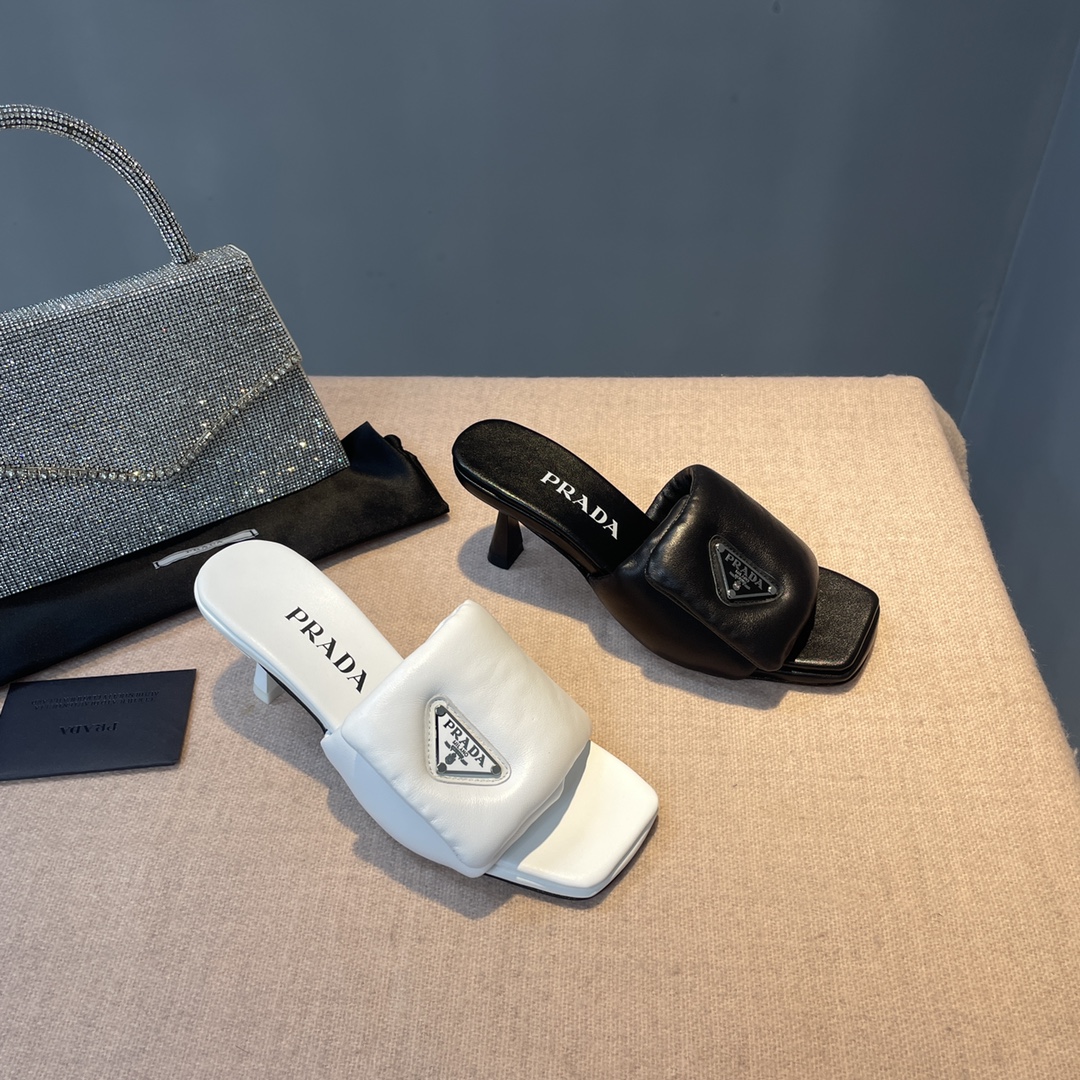 [TOP] PRADA Soft Padded Nappa Sandals - 2 Color