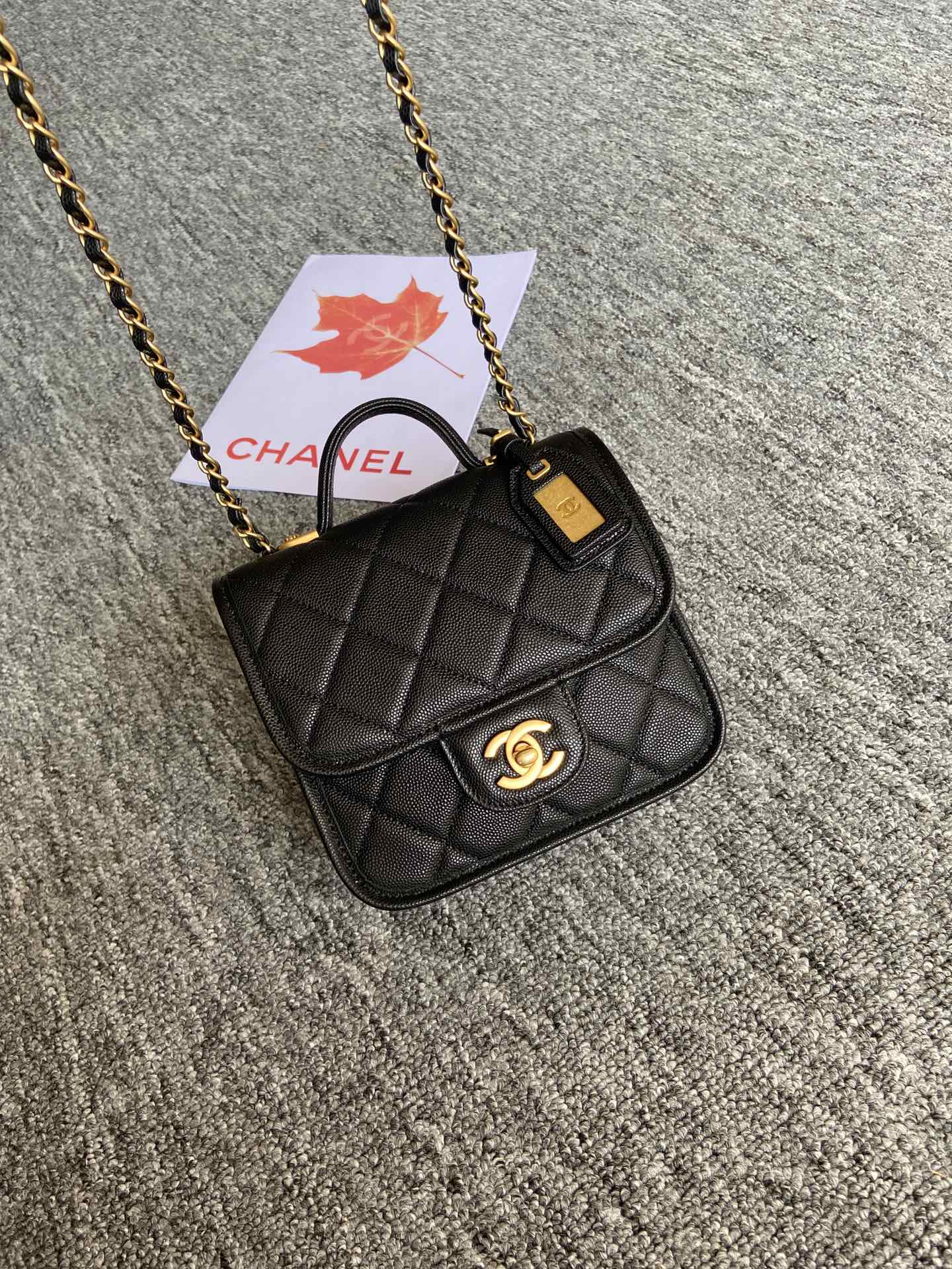 [TOP] CHANEL 22k Flap Bag 17x20.5x6cm/25x21.5x7cm - GHW - Black