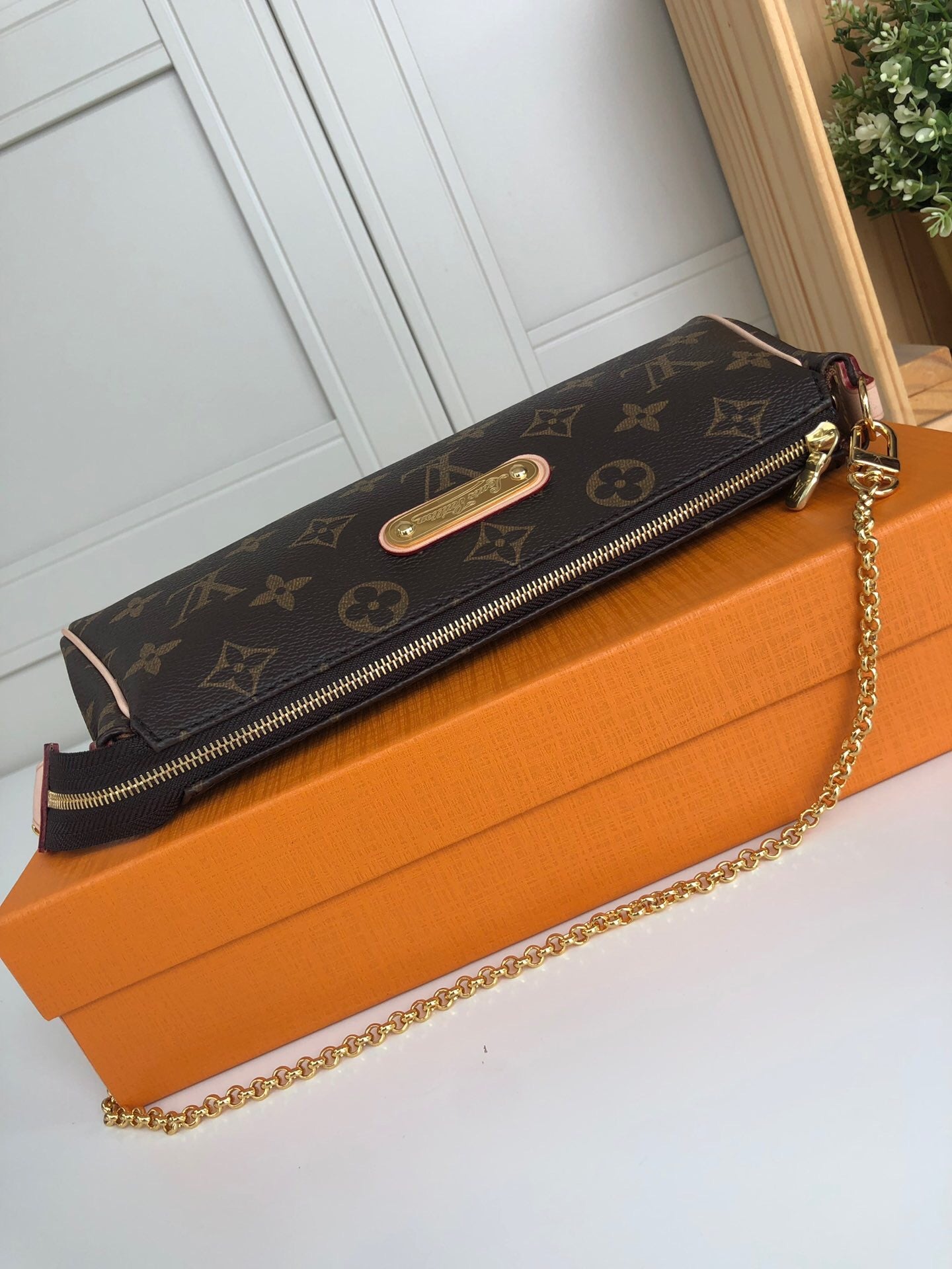[TOP] Louis Vuitton LV L*V Eva Clutch Monogram Bag