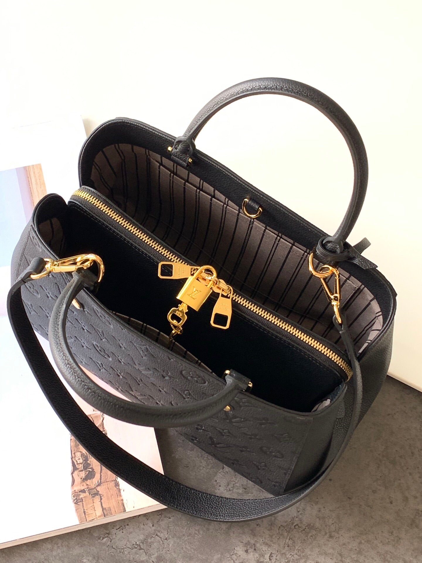 [TOP] Louis Vuitton LV LV Montaigne MM Empreinte Bag - BLACK