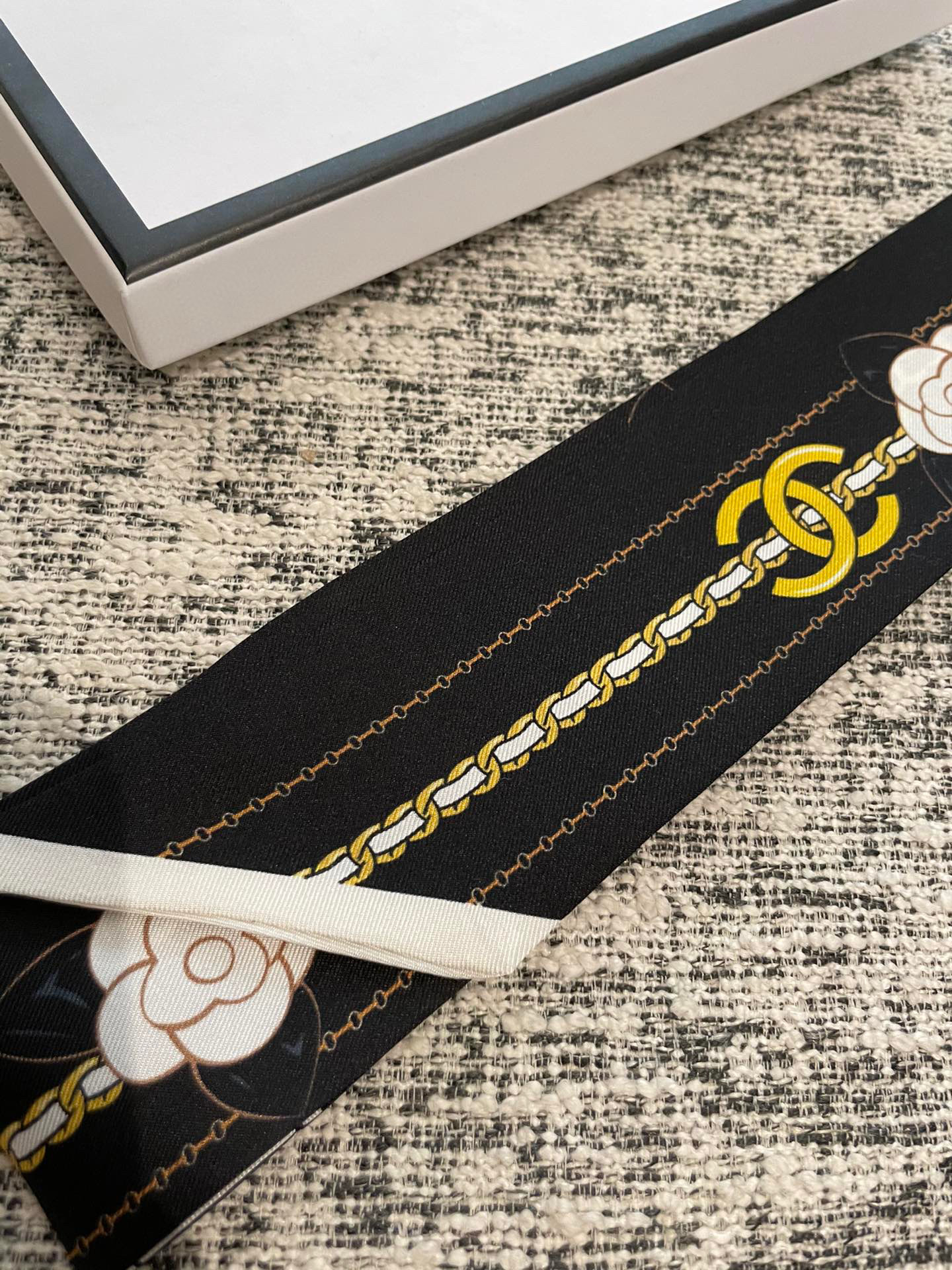 [TOP] CHANEL Slim Bandeau 120 × 6 cm – Four Colours