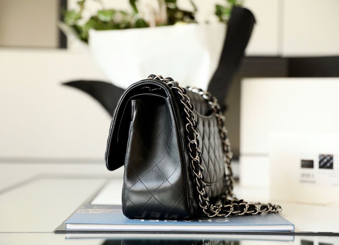 [TOP] CHANEL Classic Flap Bag Lambskin Jumbo 30CM - Black & SHW
