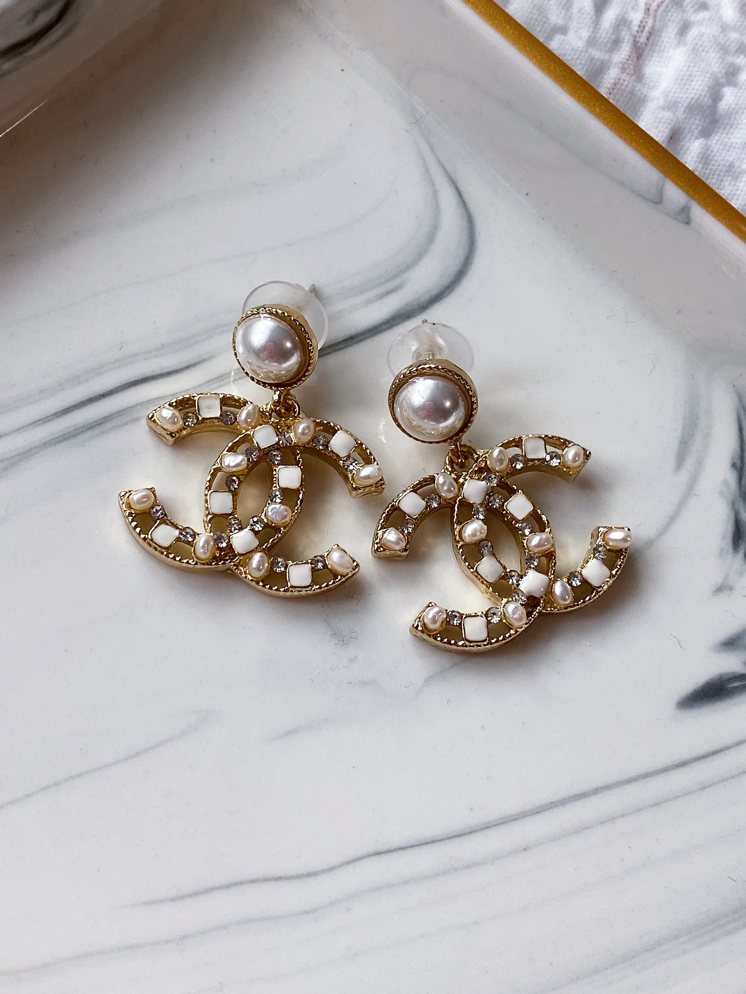 [TOP] CHANEL Dangle Earrings